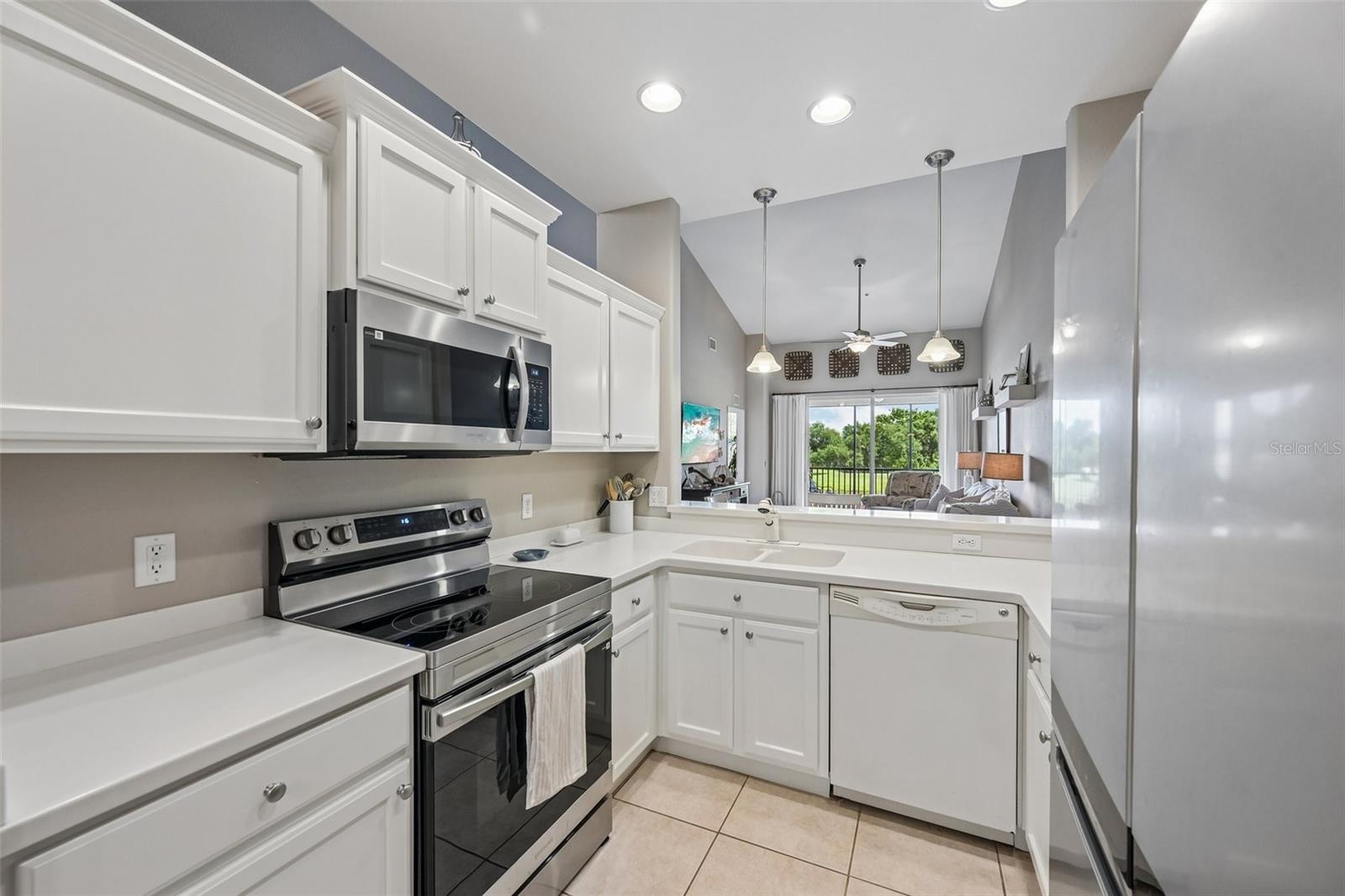 1003 FAIRWAYCOVE LN #201 — photo 4