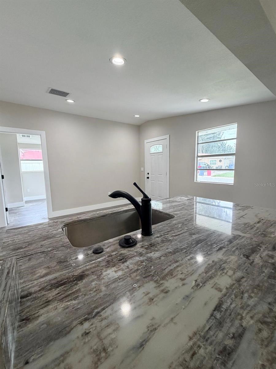 4112 MESA DR — photo 6