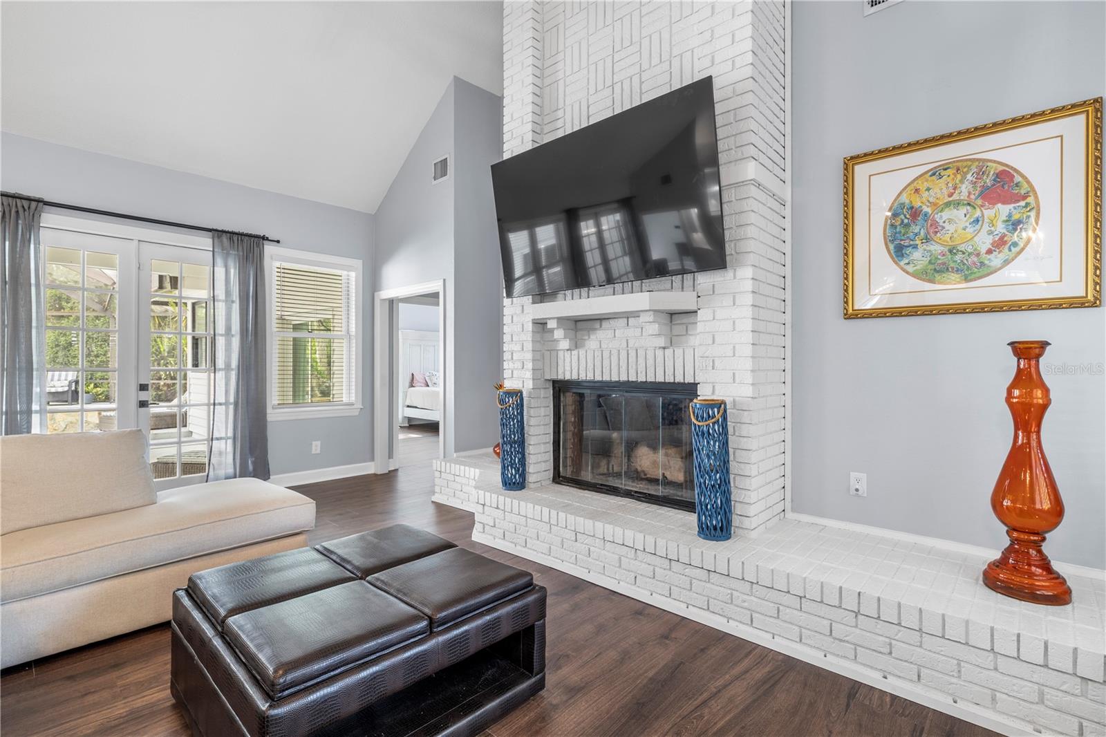 335 SANCTUARY DR — photo 12