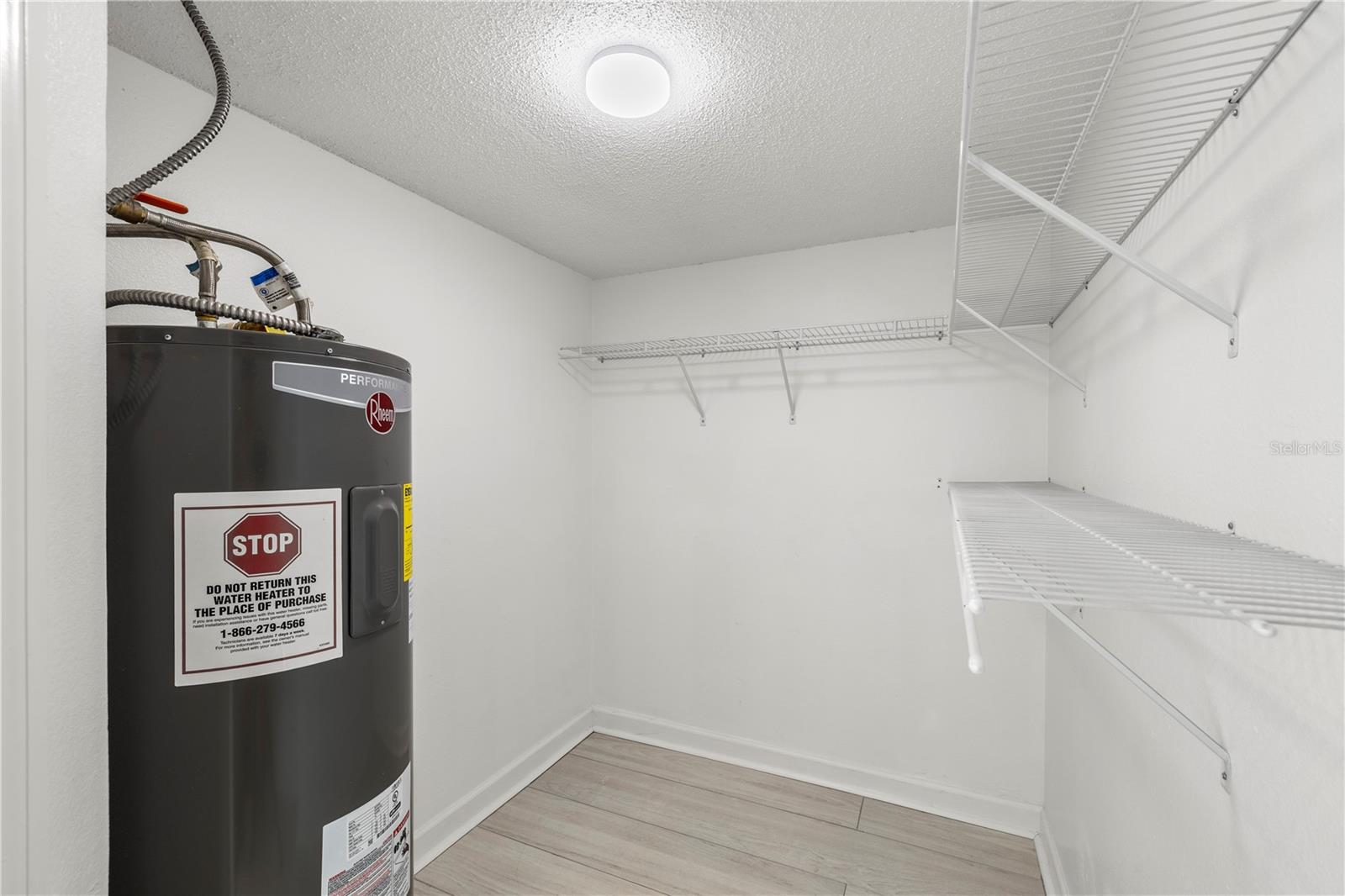 335 SANCTUARY DR — photo 35