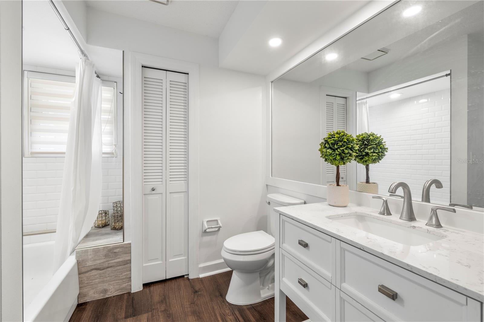 335 SANCTUARY DR — photo 48