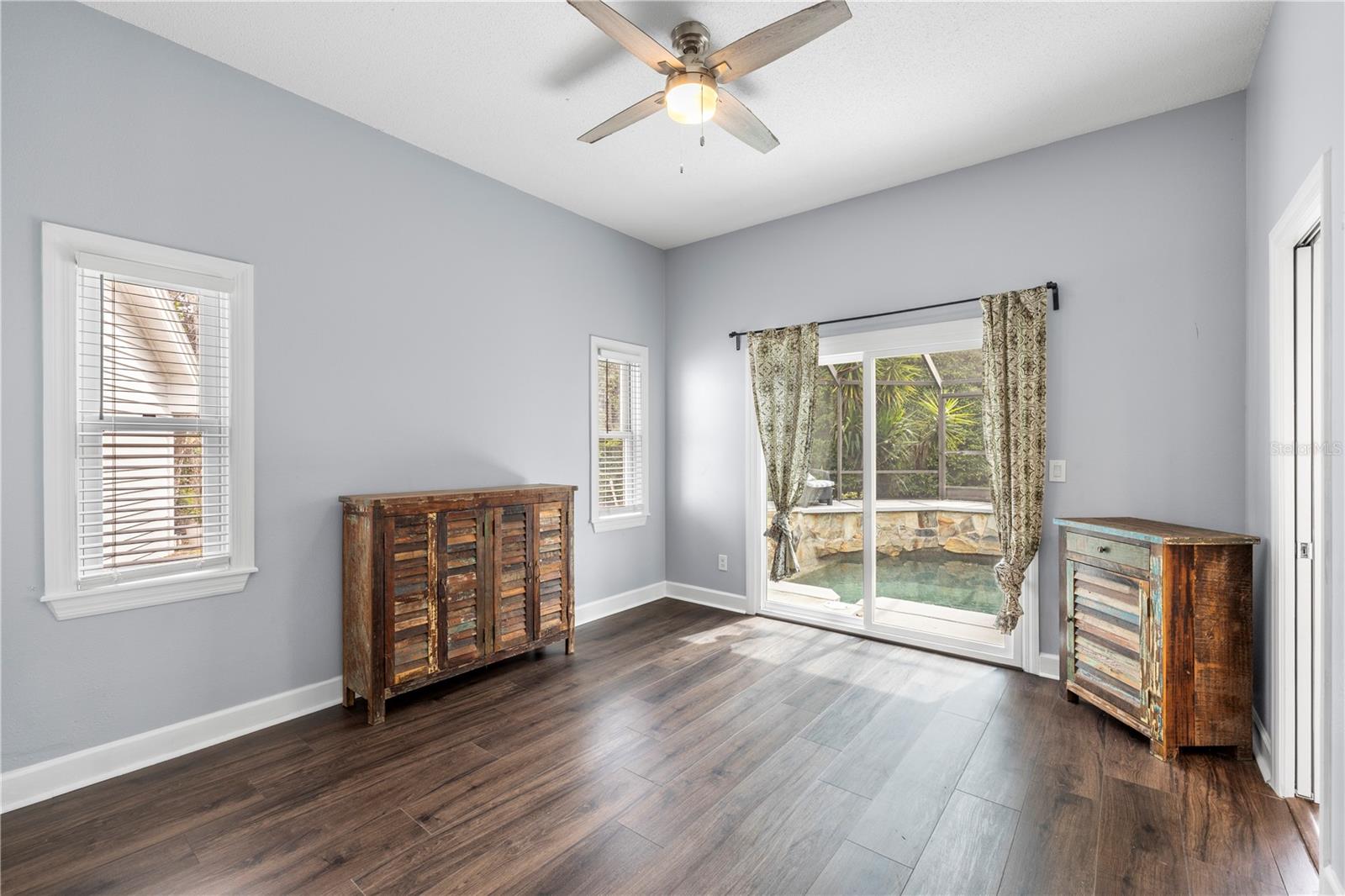 335 SANCTUARY DR — photo 50
