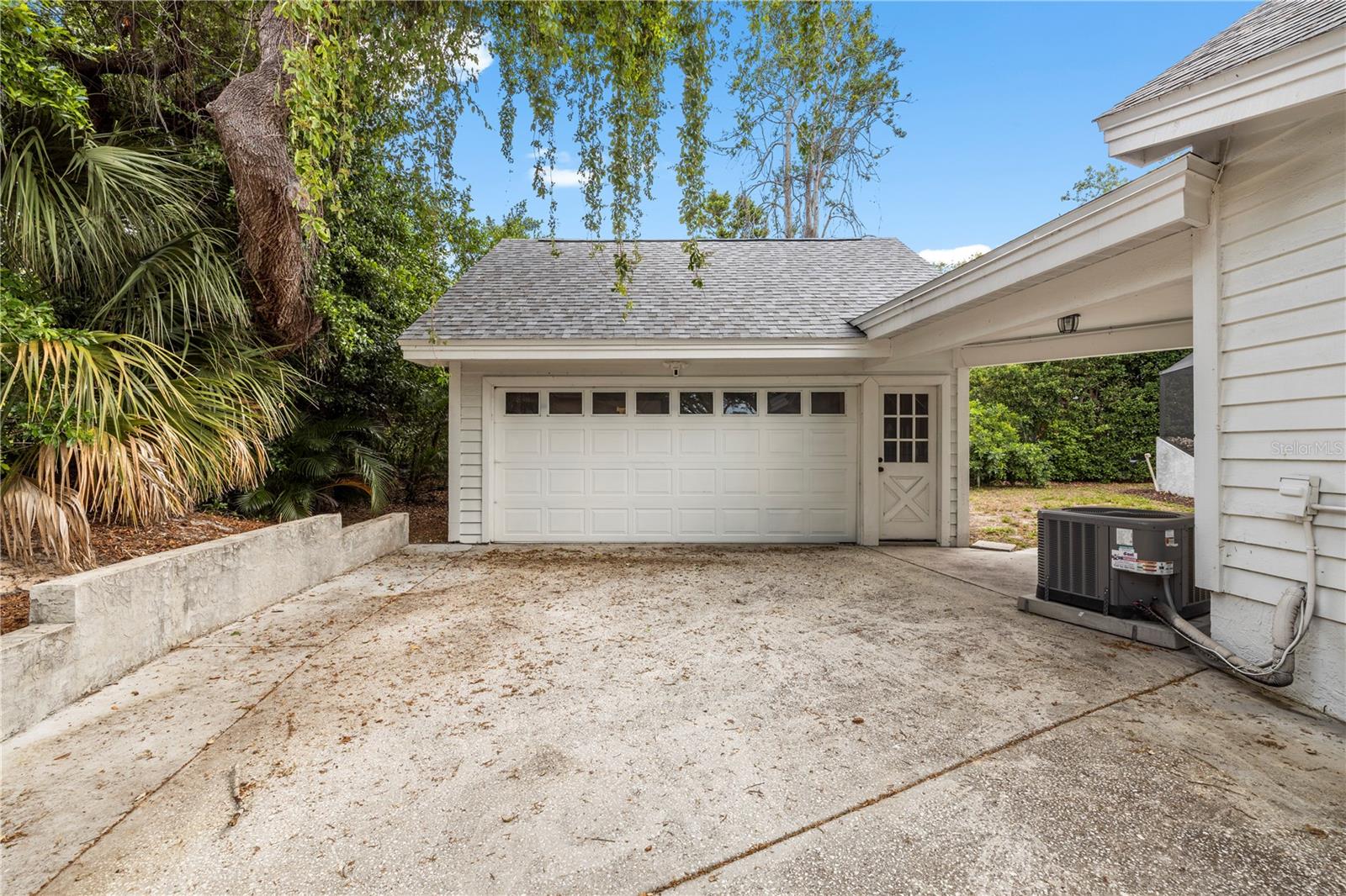 335 SANCTUARY DR — photo 63