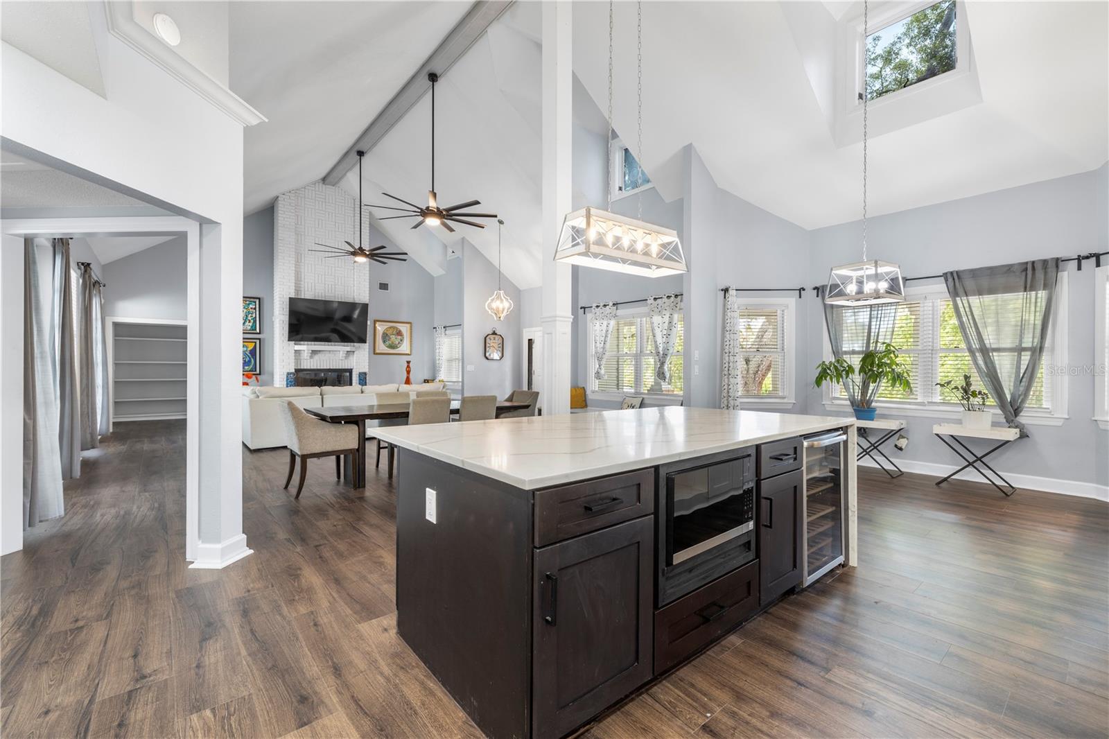335 SANCTUARY DR — photo 21