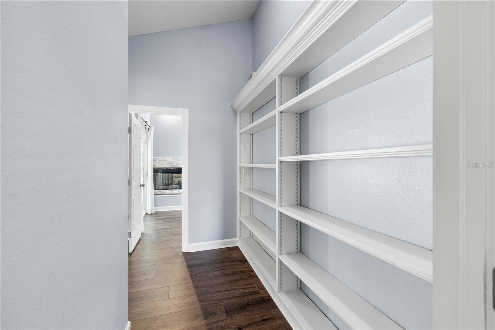 335 SANCTUARY DR — photo 41