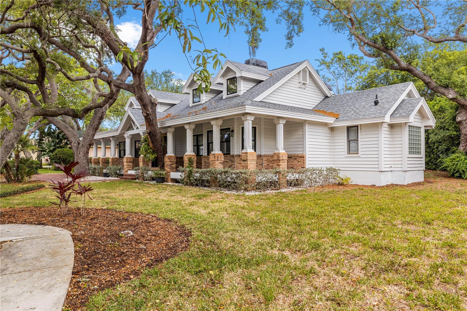 335 SANCTUARY DR — photo 3