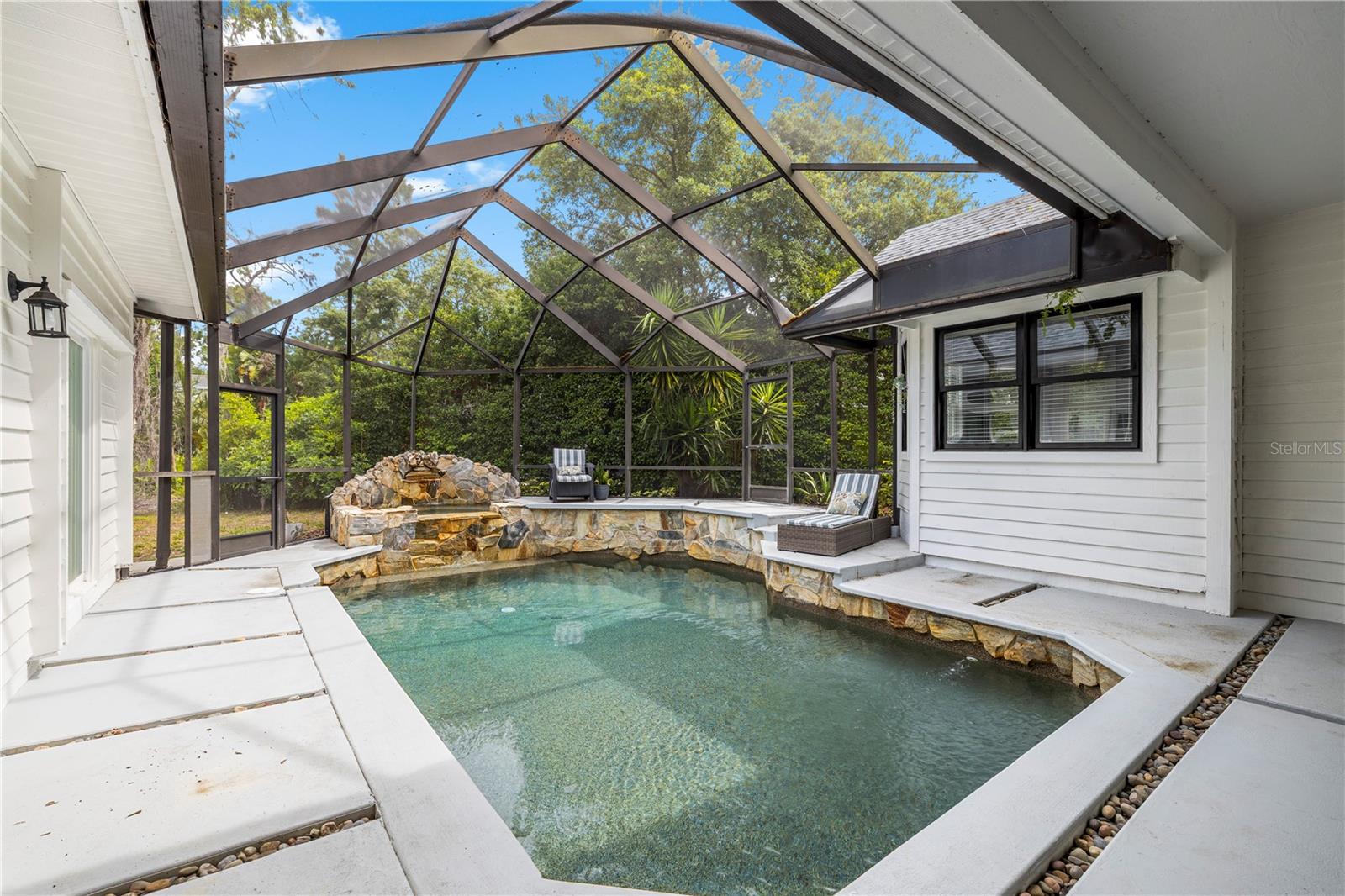 335 SANCTUARY DR — photo 55