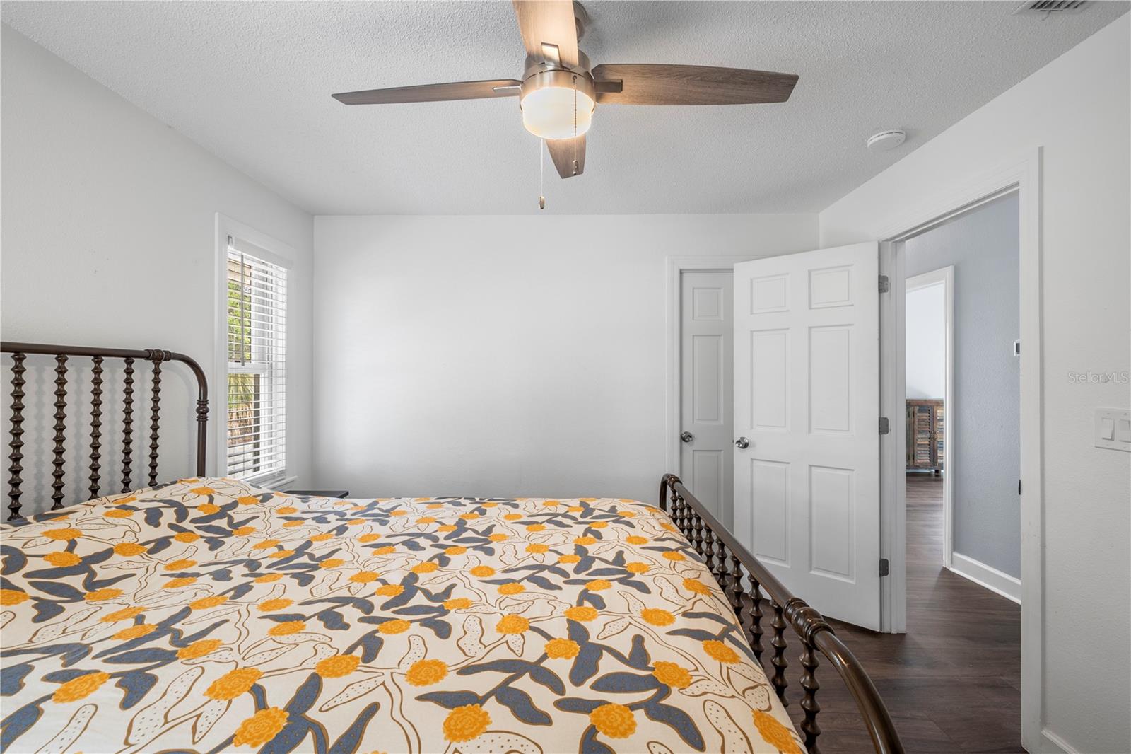 335 SANCTUARY DR — photo 47