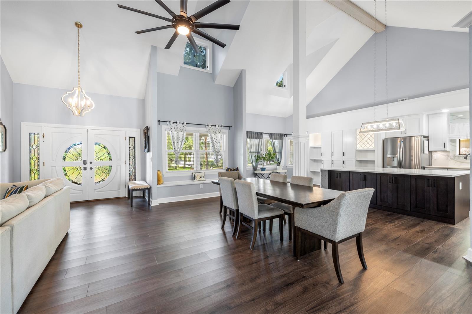 335 SANCTUARY DR — photo 14