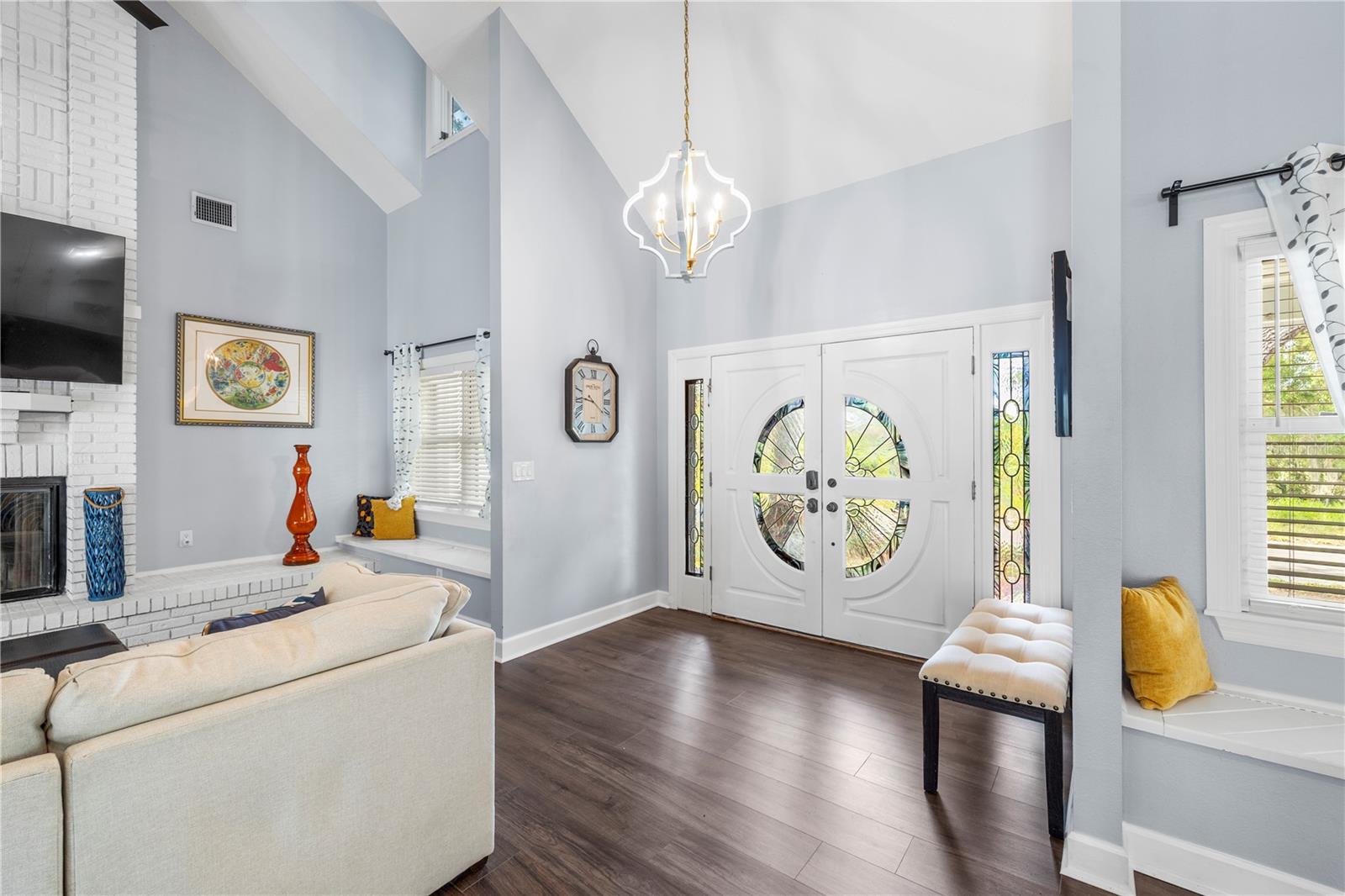 335 SANCTUARY DR — photo 9