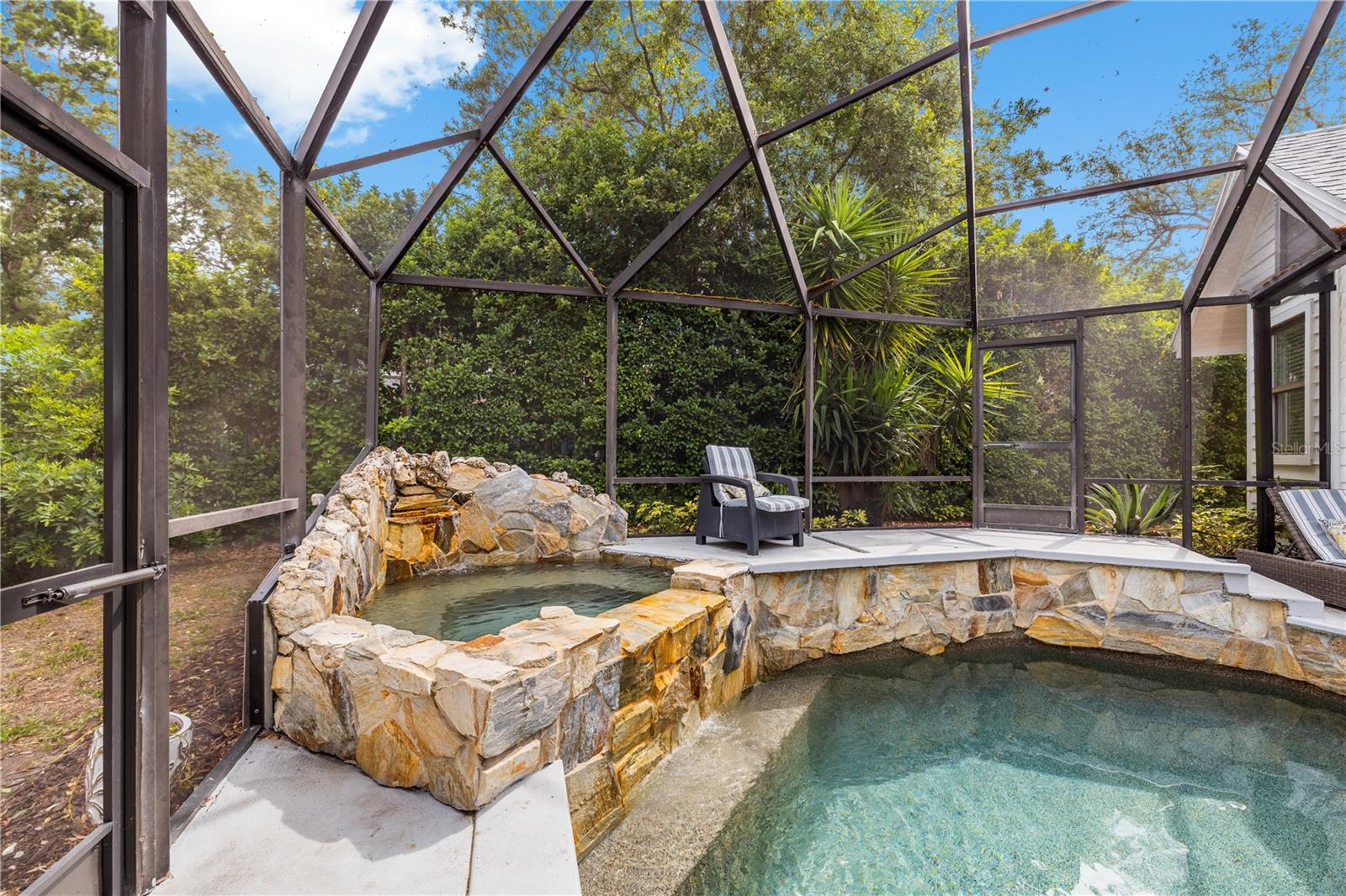 335 SANCTUARY DR — photo 58