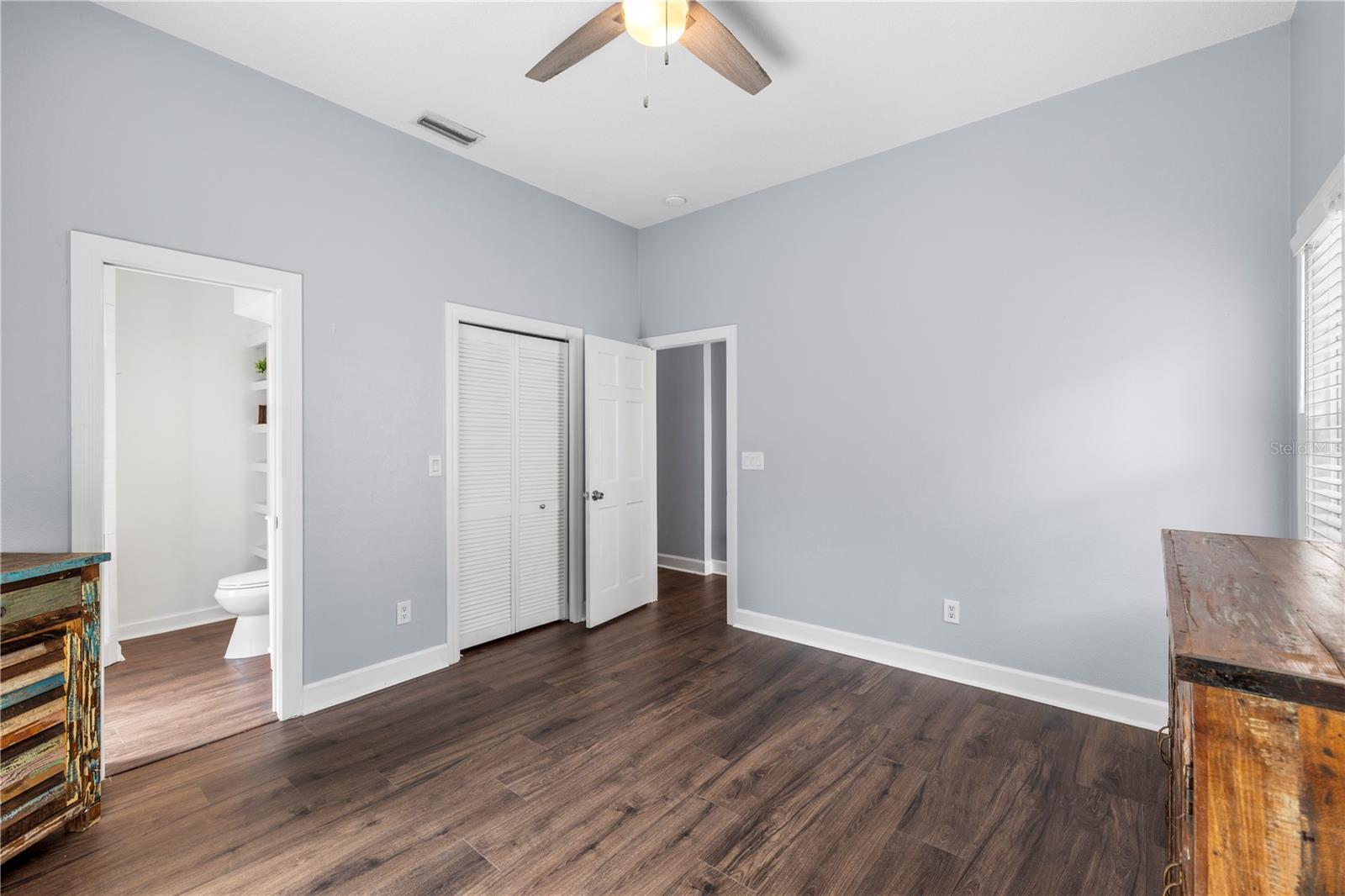 335 SANCTUARY DR — photo 51