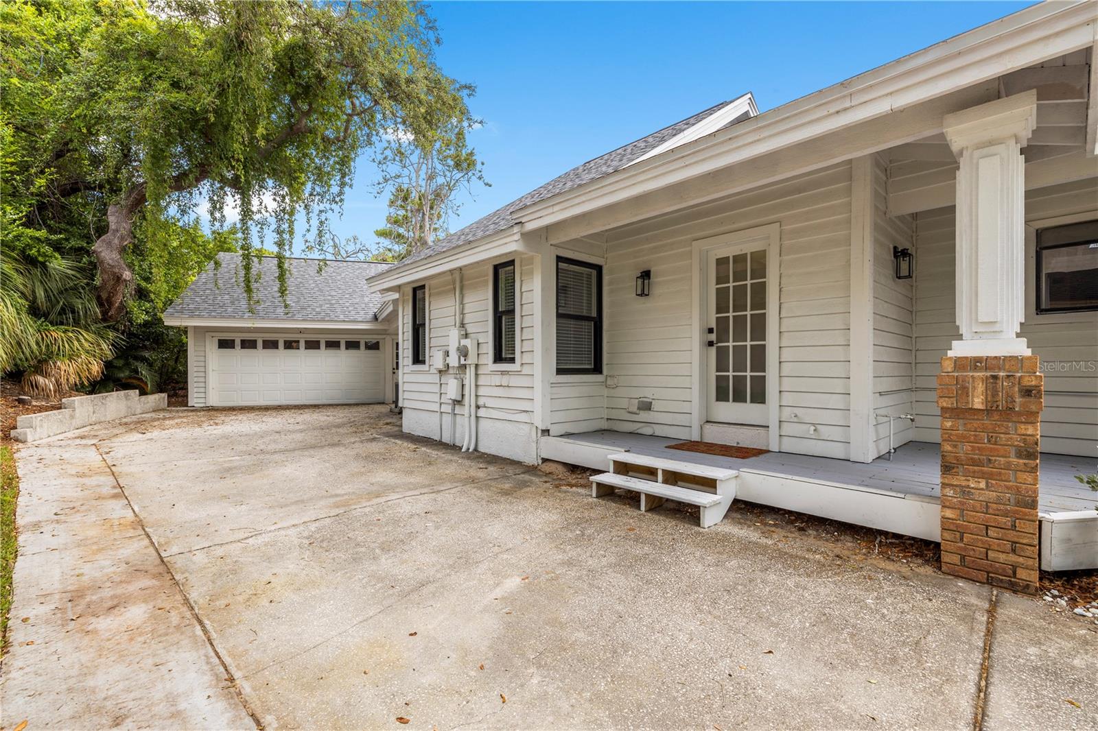 335 SANCTUARY DR — photo 64