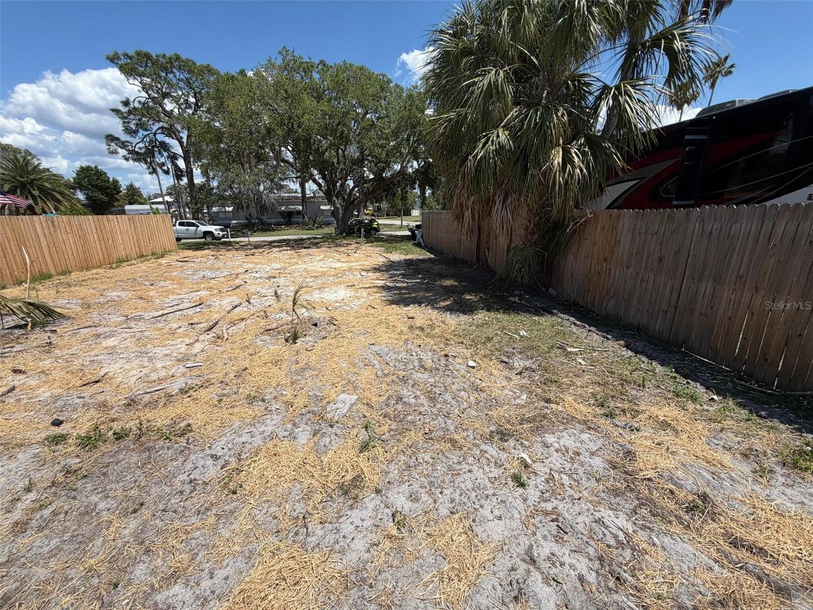 6825 GARDEN DR — photo 4
