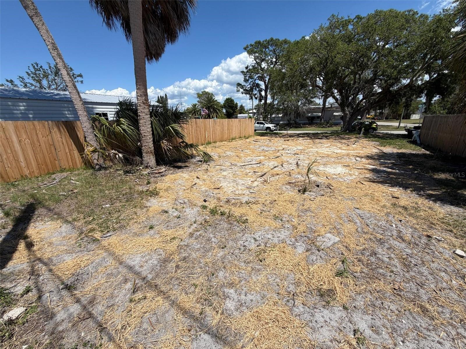 6825 GARDEN DR — photo 5