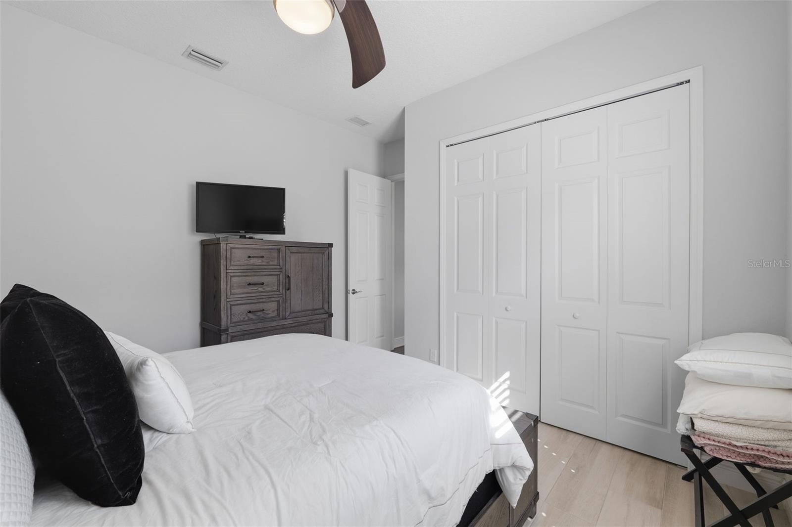 548 REGATTA WAY — photo 16
