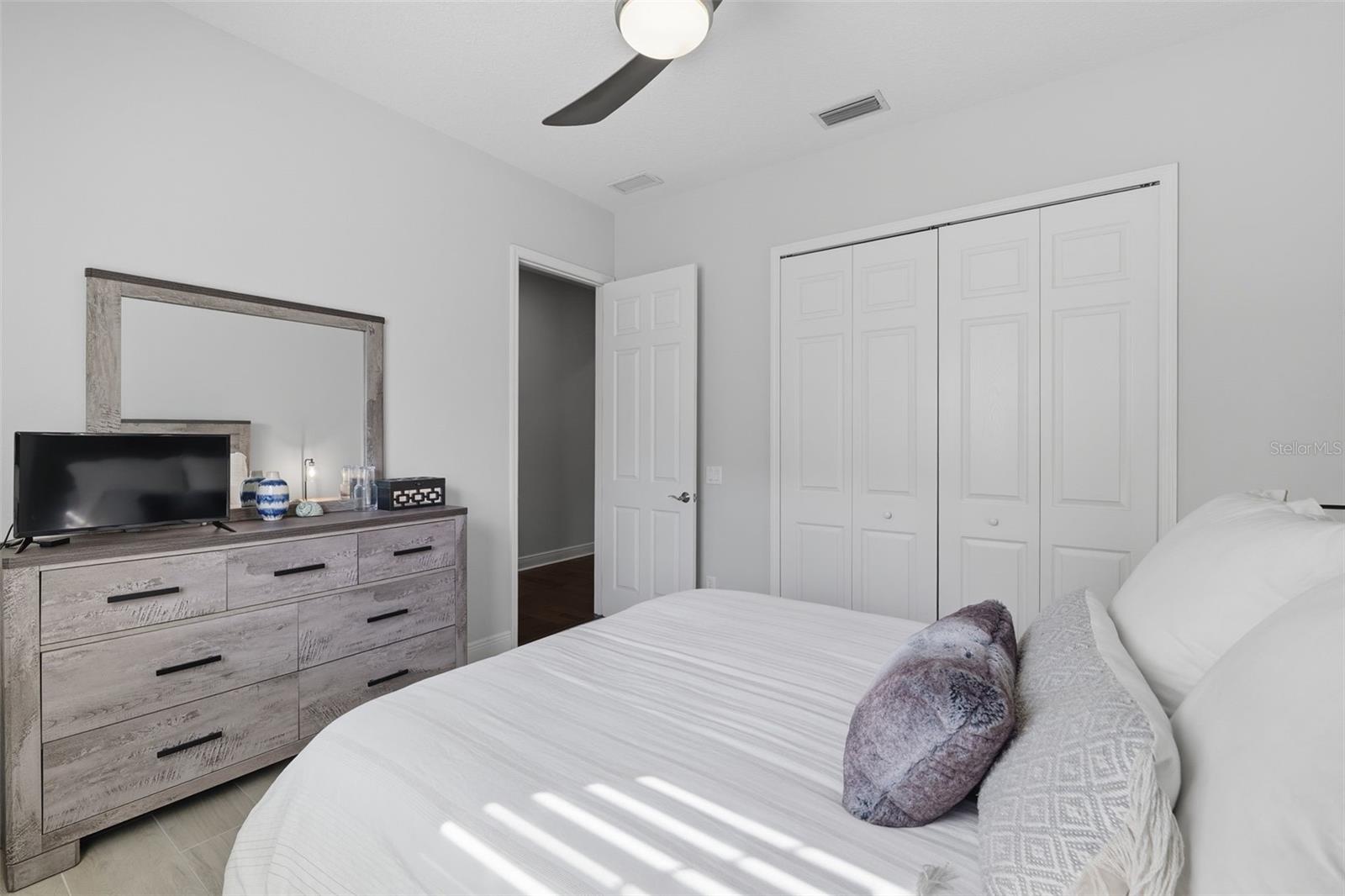548 REGATTA WAY — photo 14