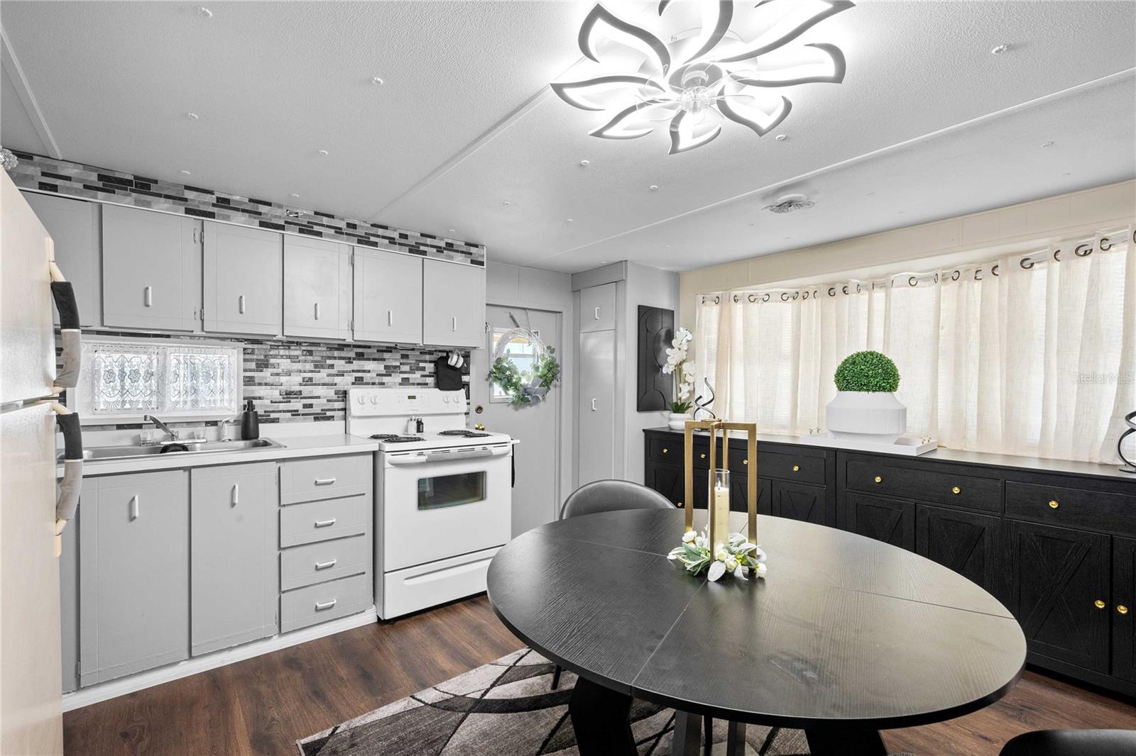 37135 SANDRA AVE — photo 4