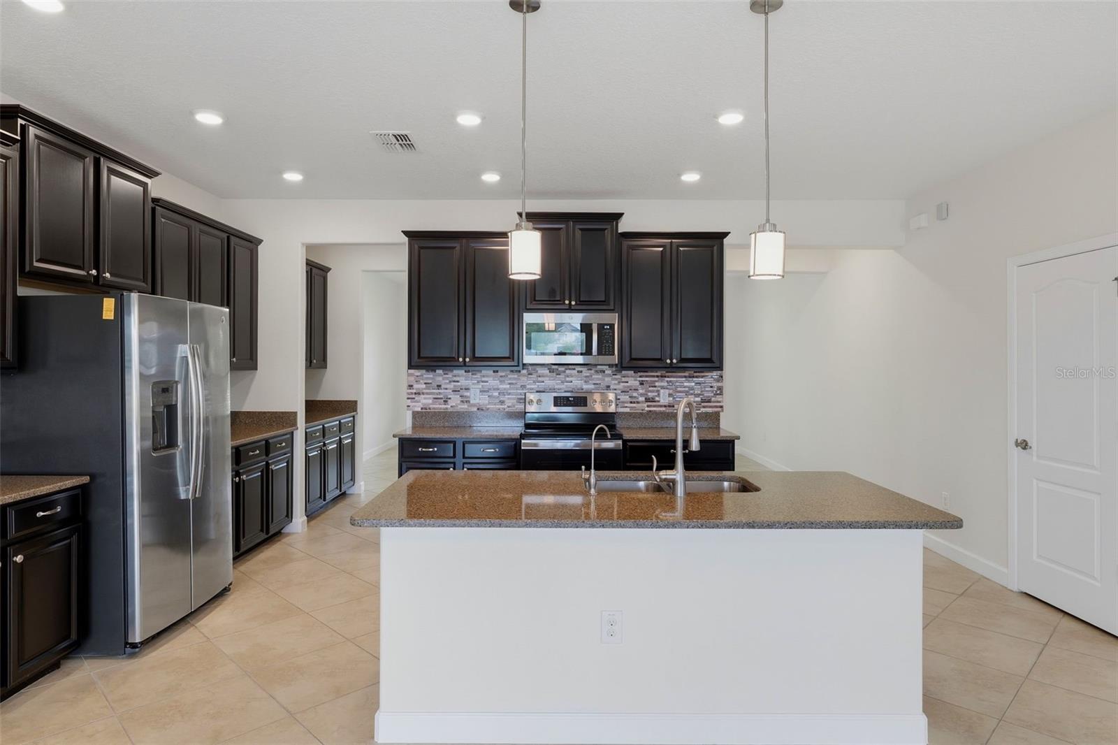19419 PADDOCK VIEW DR — photo 10