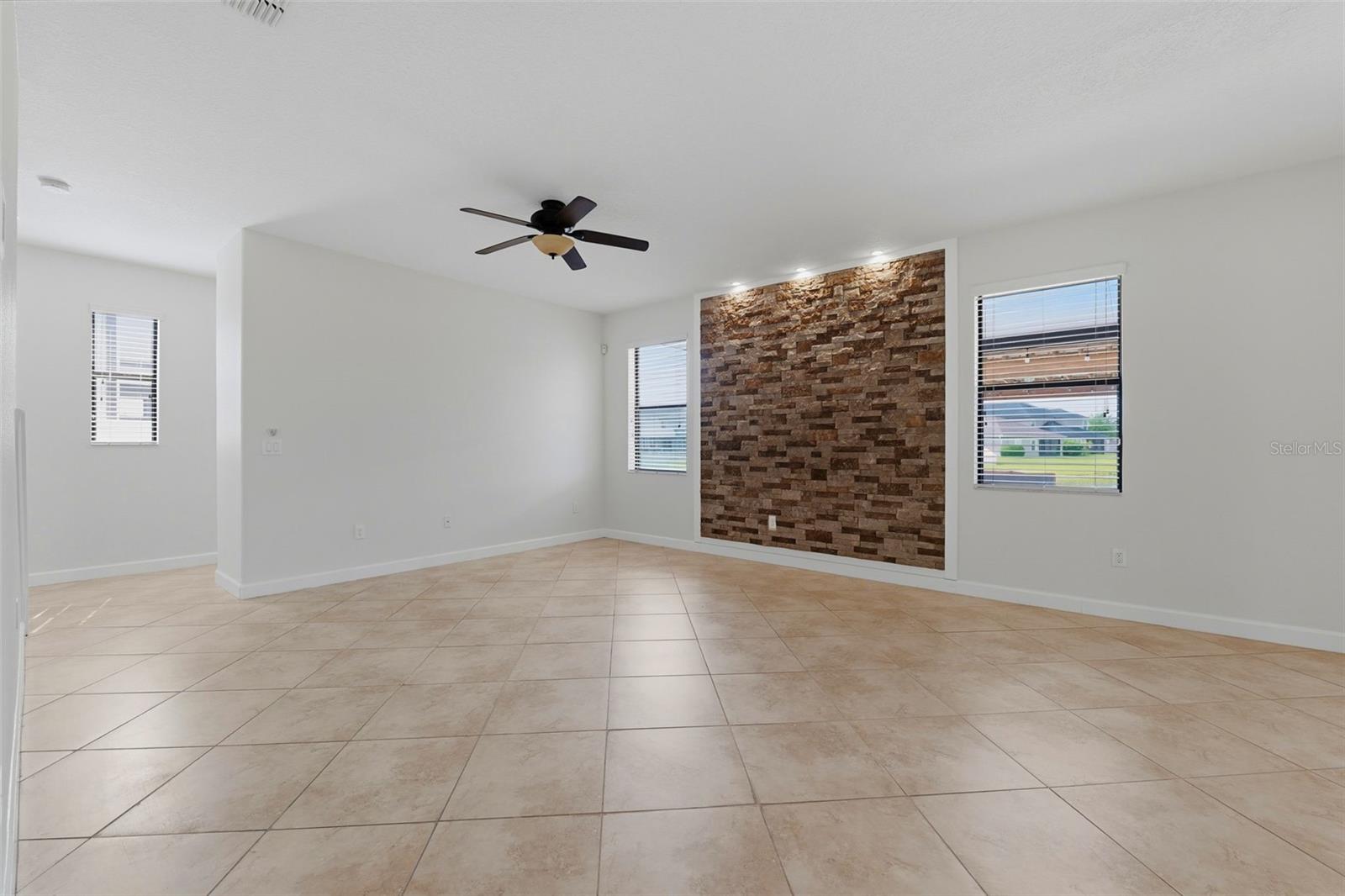 19419 PADDOCK VIEW DR — photo 18
