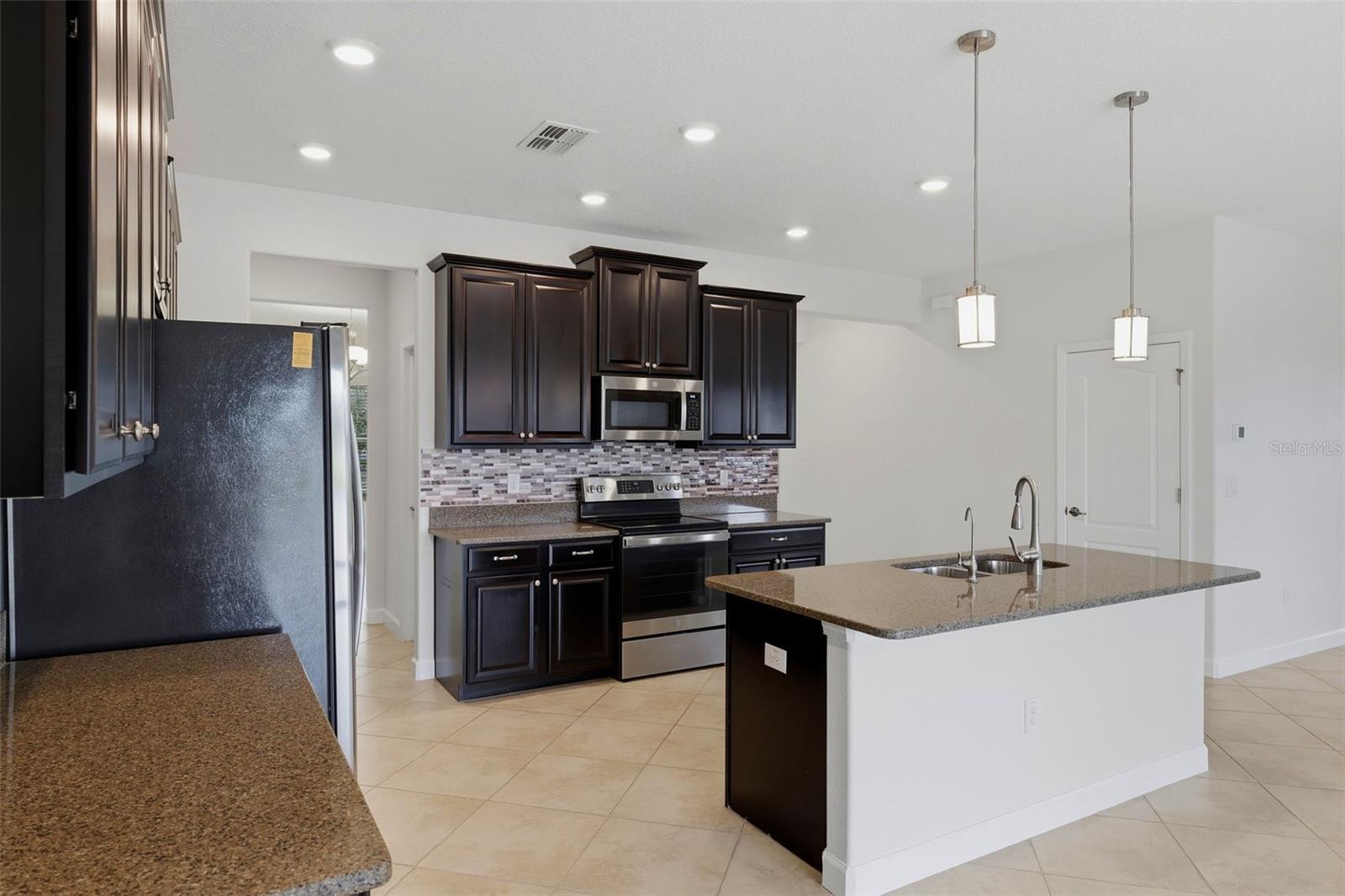 19419 PADDOCK VIEW DR — photo 11