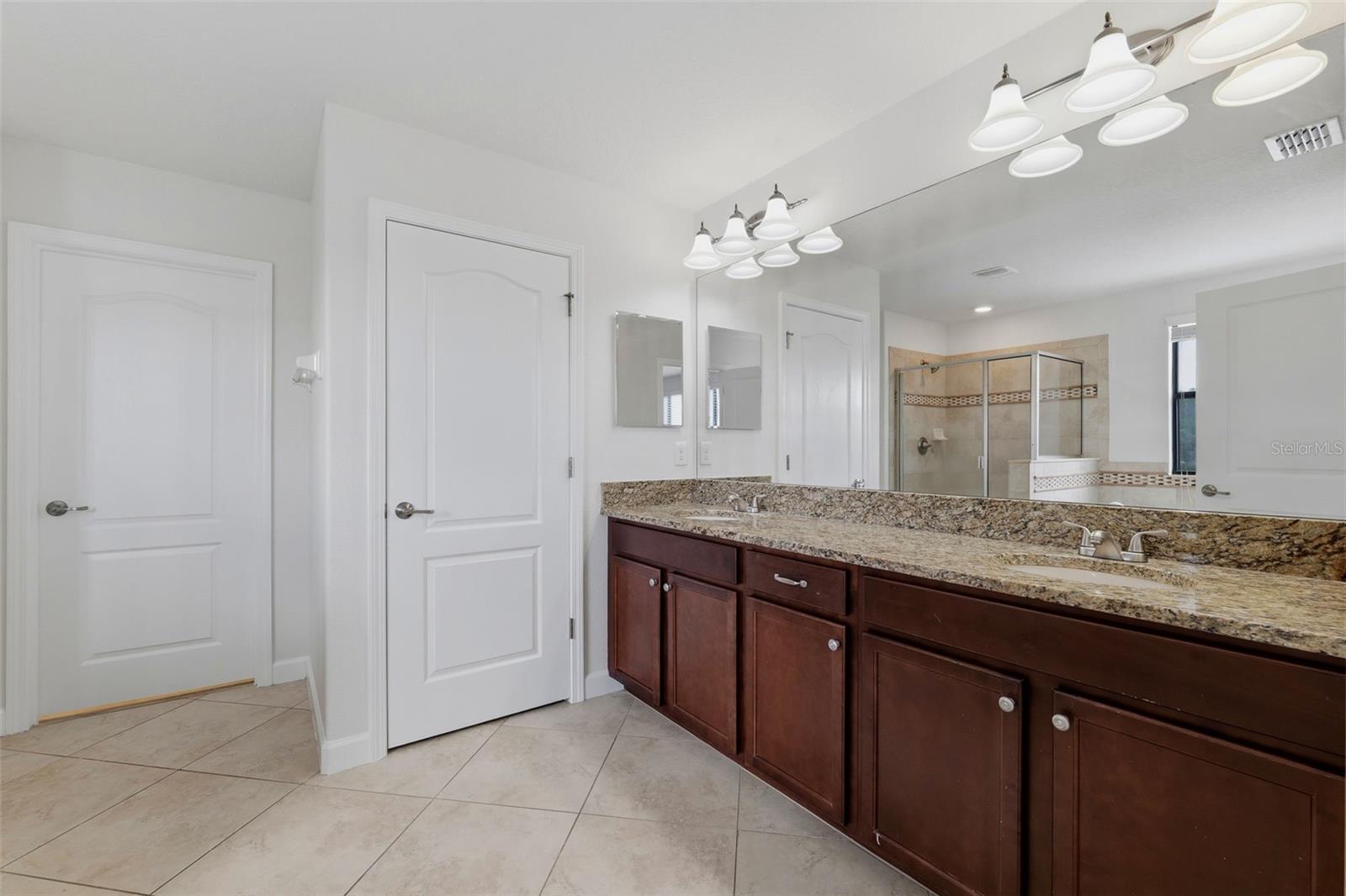 19419 PADDOCK VIEW DR — photo 28