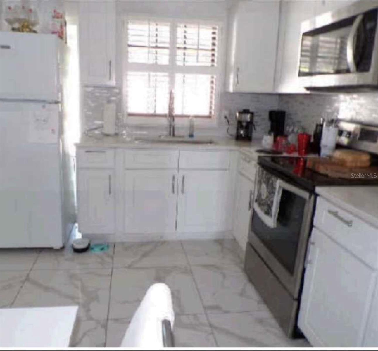 3107 W OSBORNE AVE — photo 2
