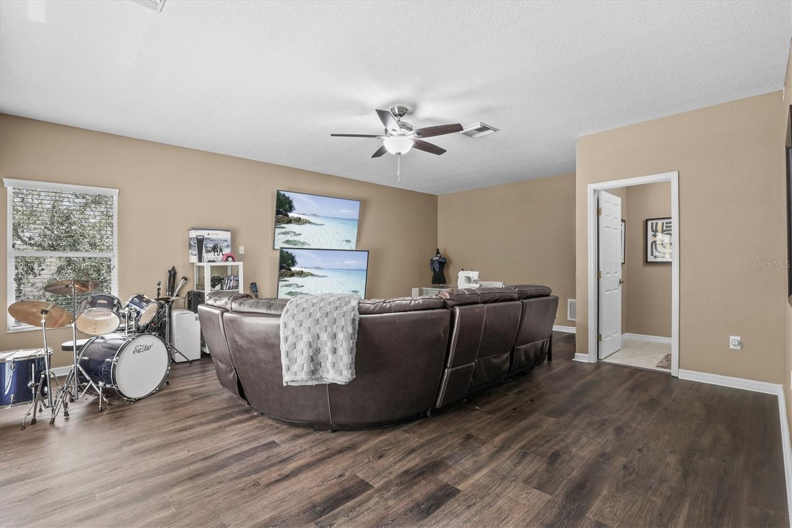 8331 GOLDEN PRAIRIE DR — photo 33
