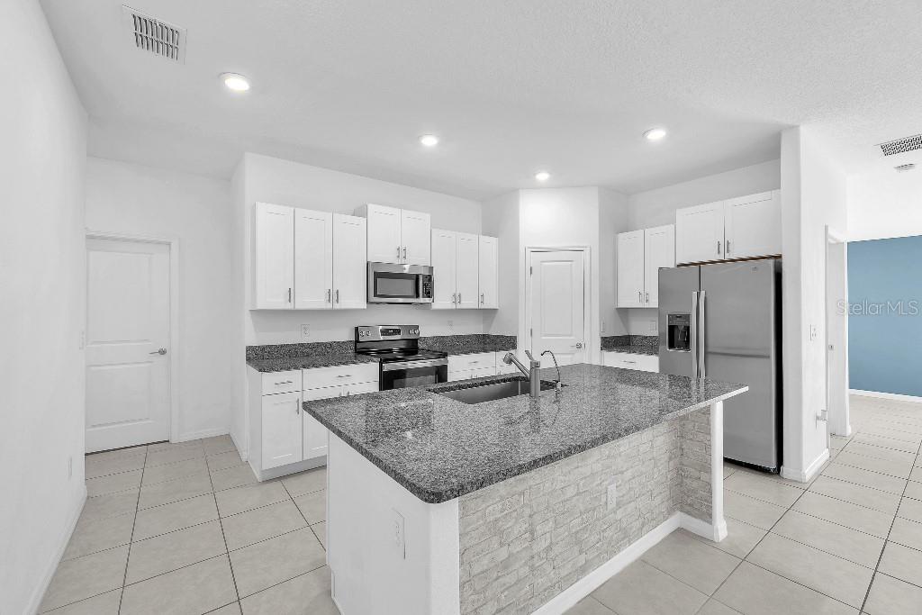 5518 BLUE AZURE DR — photo 14