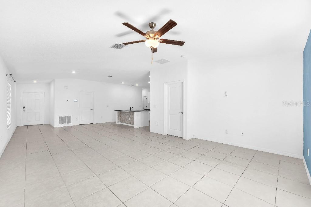 5518 BLUE AZURE DR — photo 8