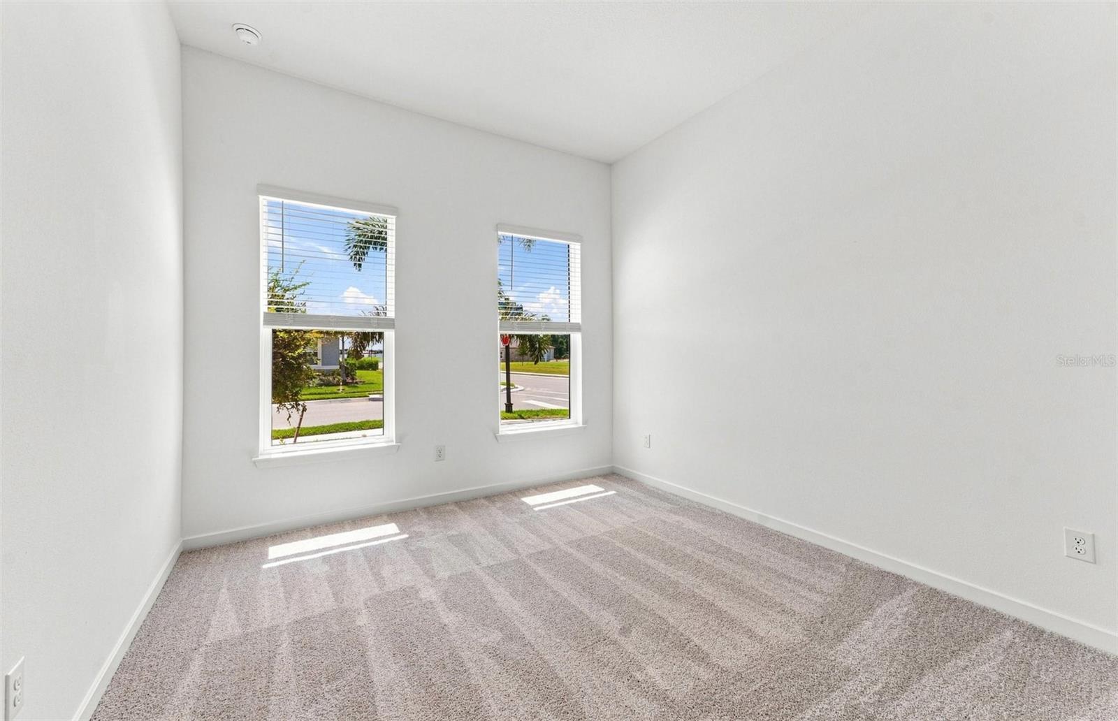 9452 DAYLIGHT DR — photo 12
