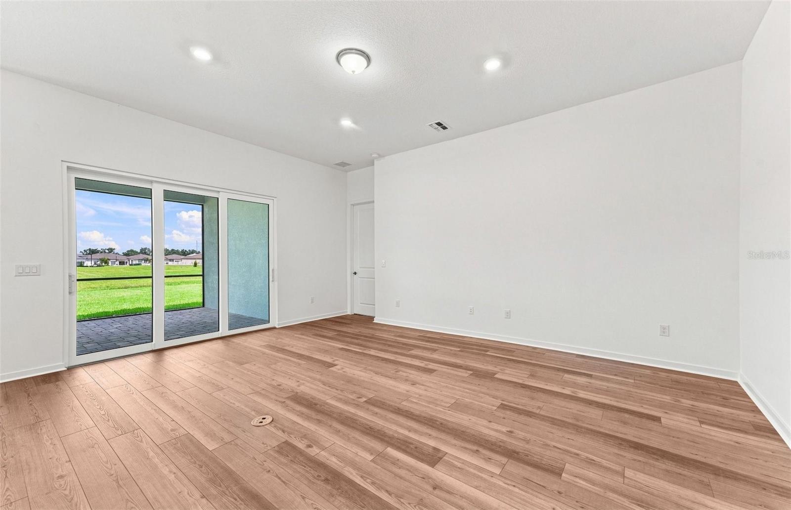 9452 DAYLIGHT DR — photo 5