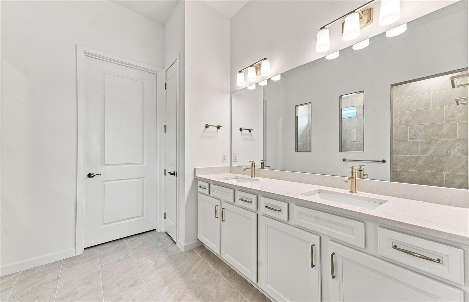 9452 DAYLIGHT DR — photo 8
