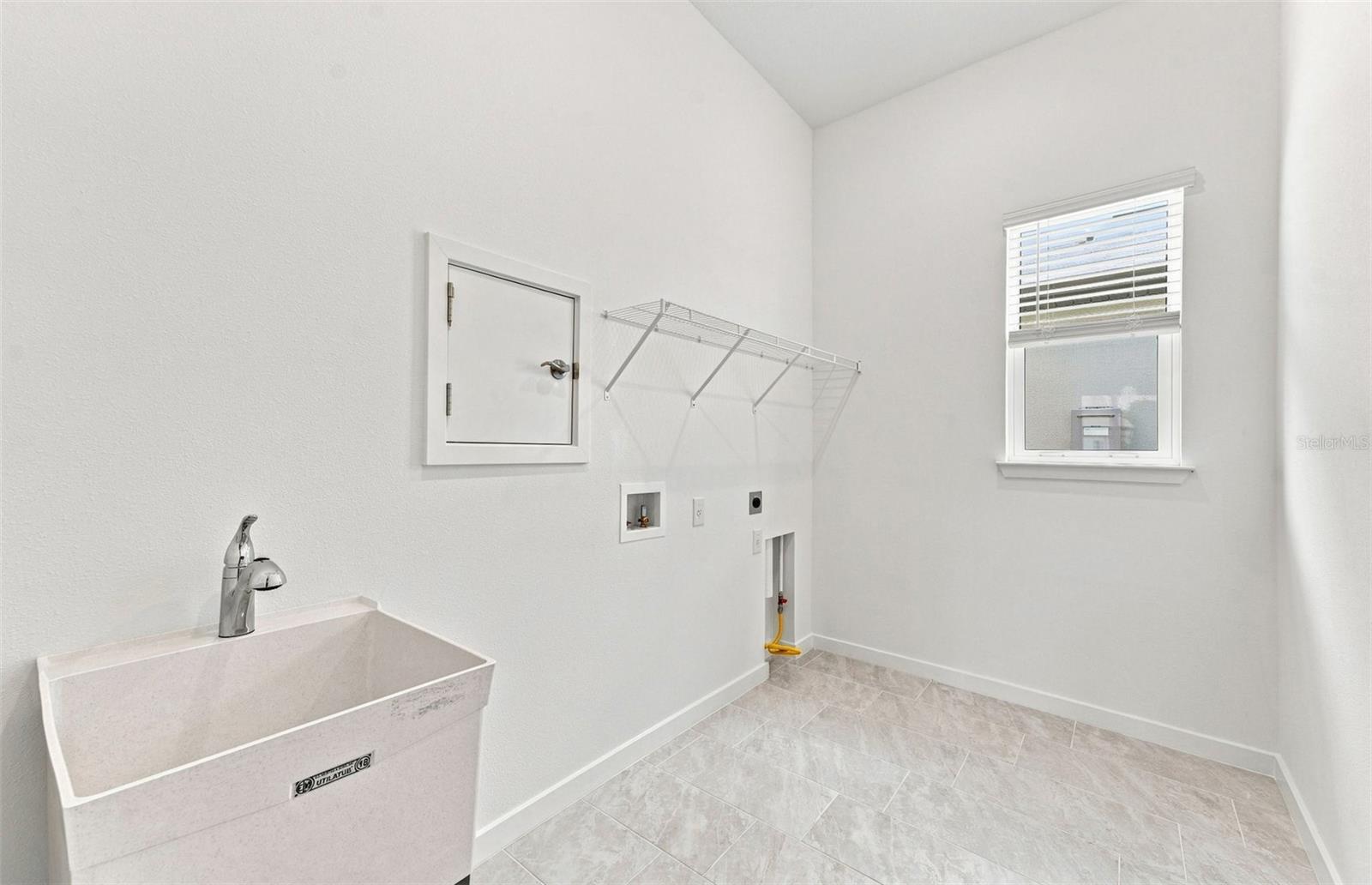 9452 DAYLIGHT DR — photo 17