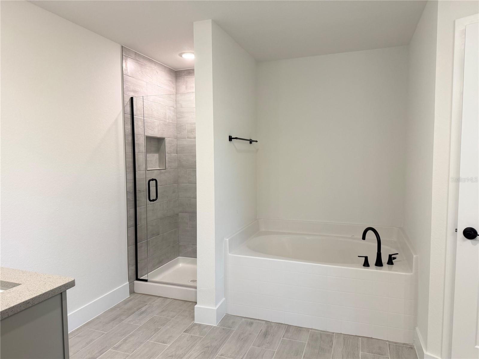 2724 NELLIE LN — photo 6