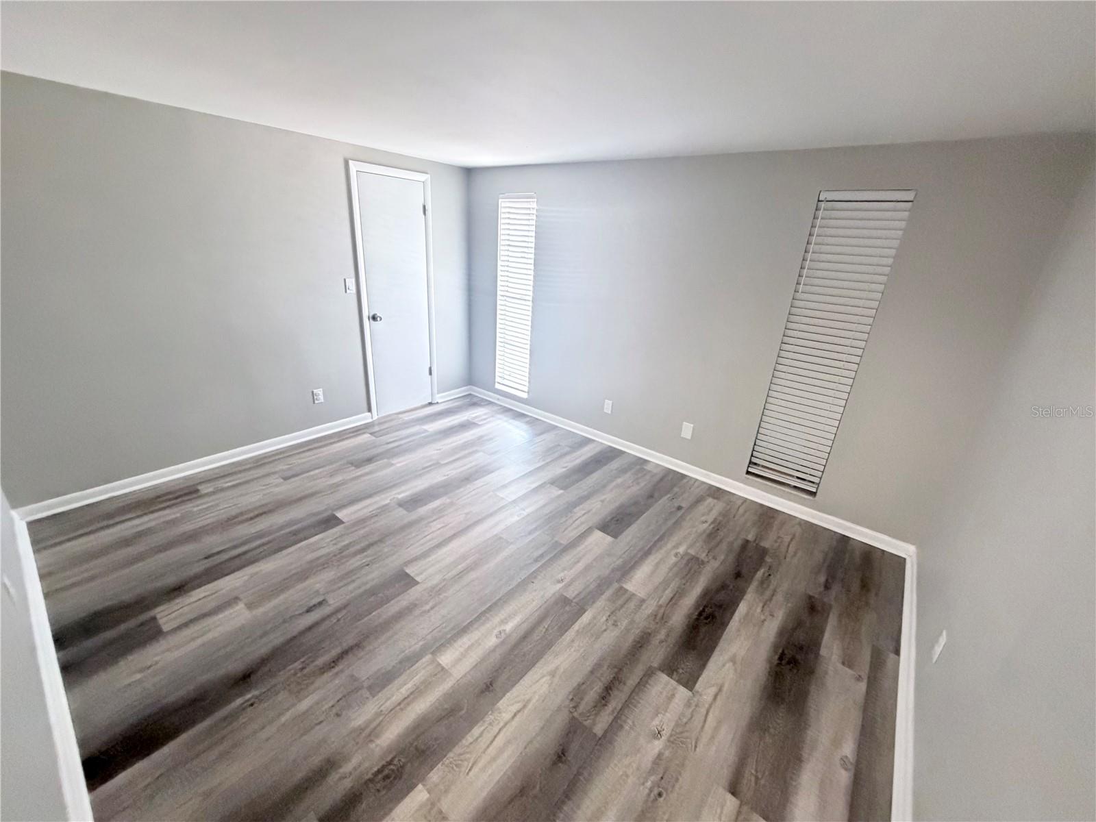 8923 CANDLEWICK LN — photo 10