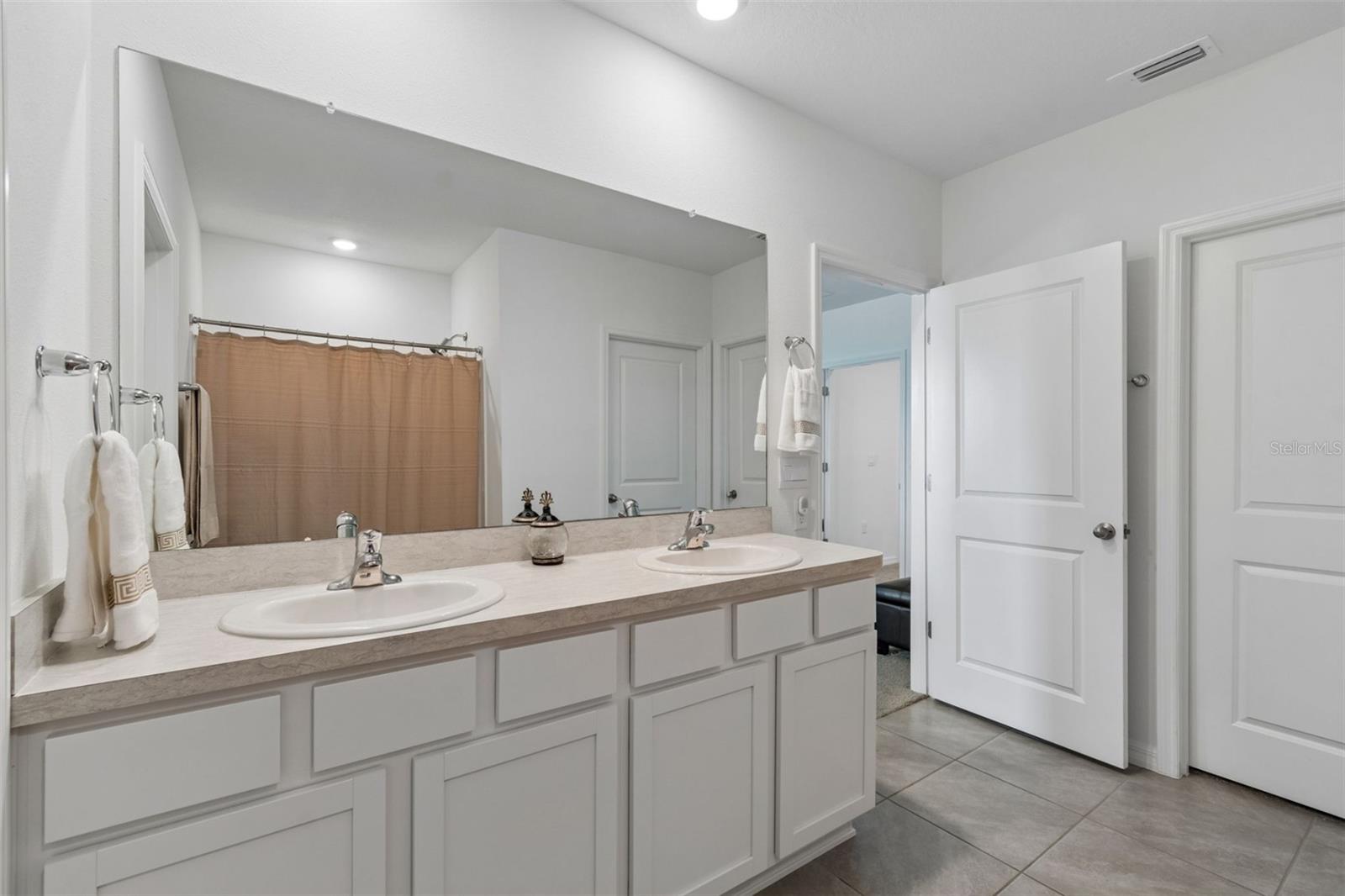 3406 GRASSY KNOLL CT — photo 19