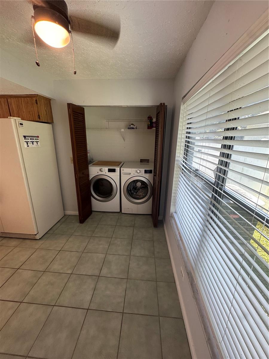2376 WINDSOR OAKS AVE — photo 11