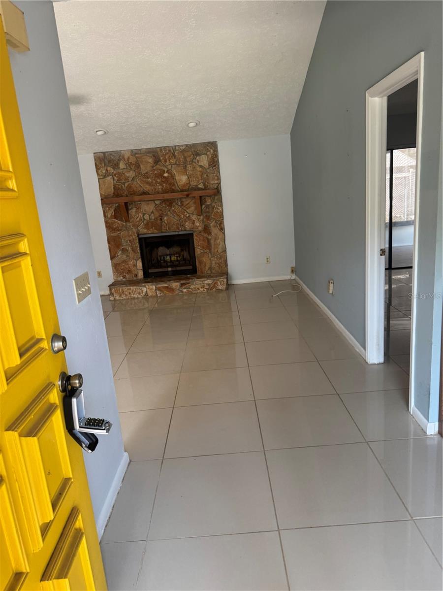 2376 WINDSOR OAKS AVE — photo 4