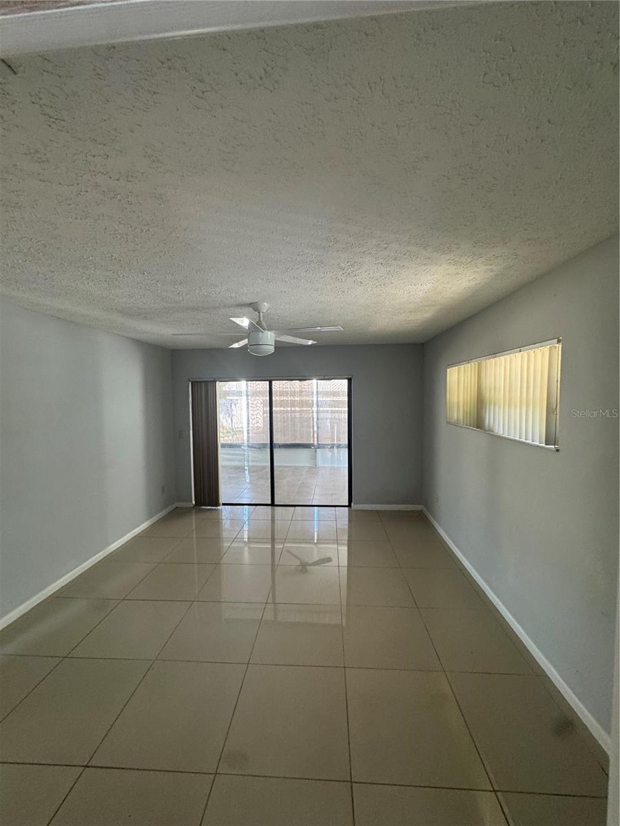 2376 WINDSOR OAKS AVE — photo 12