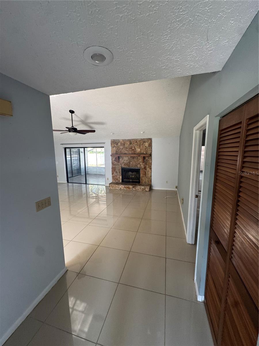 2376 WINDSOR OAKS AVE — photo 5