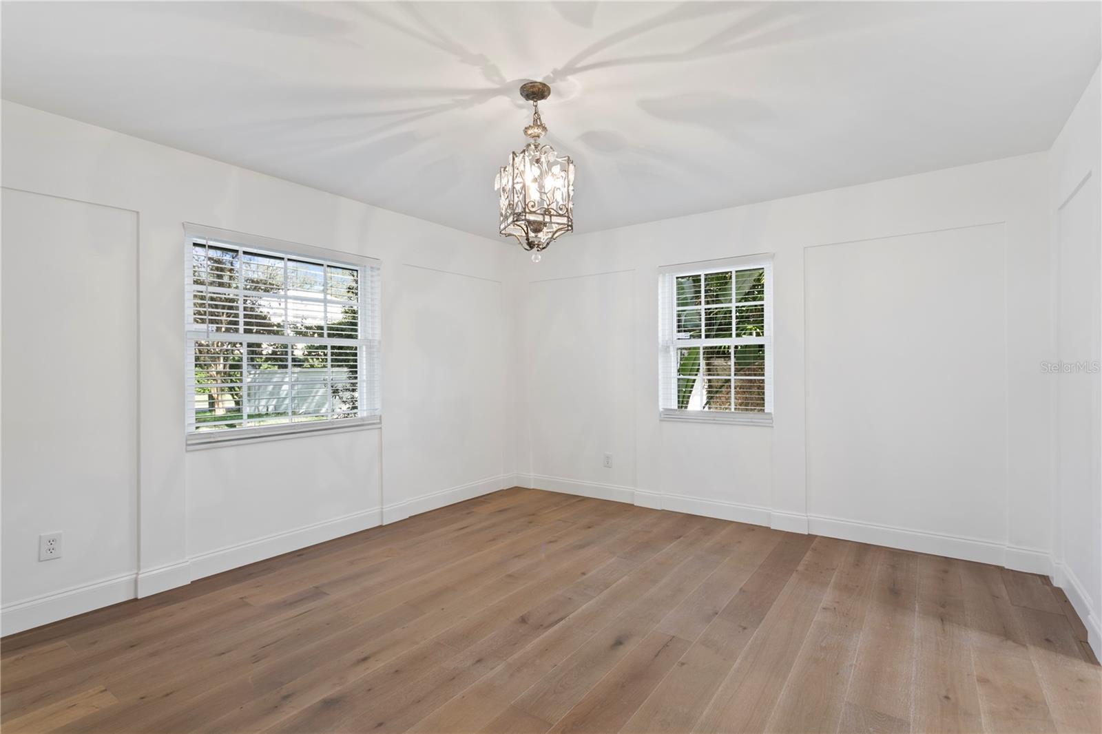4704 W BROOKWOOD DR — photo 8