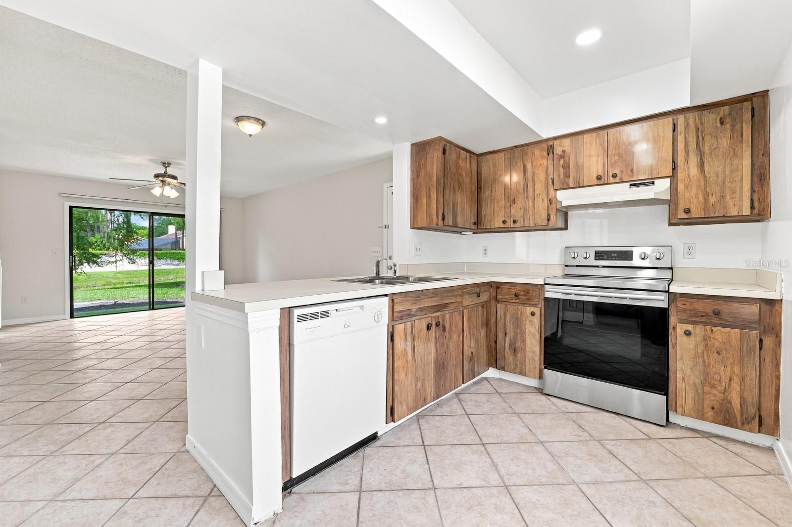 16573 BRIGADOON DR — photo 6