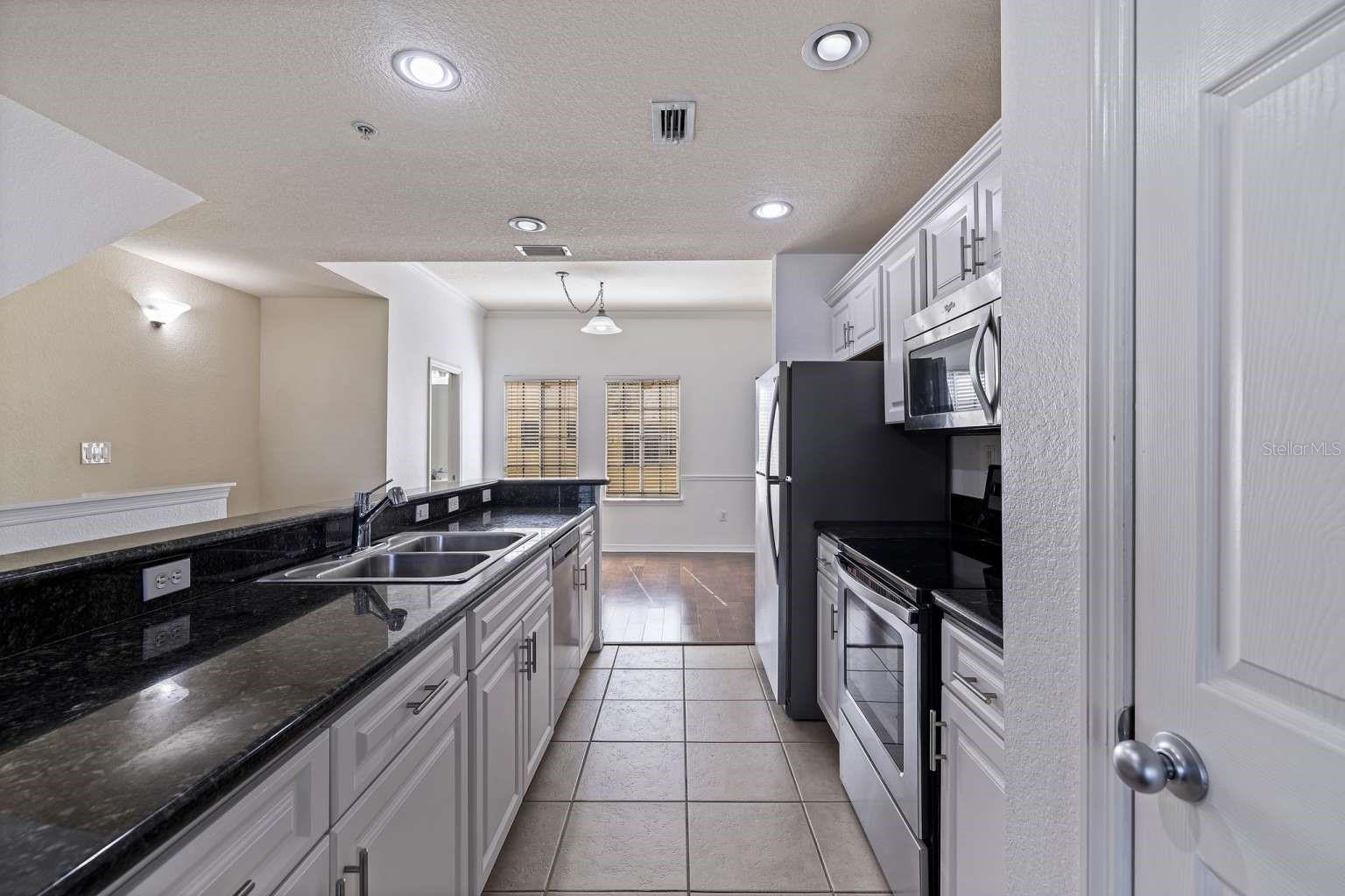 5252 W KENNEDY BLVD — photo 11