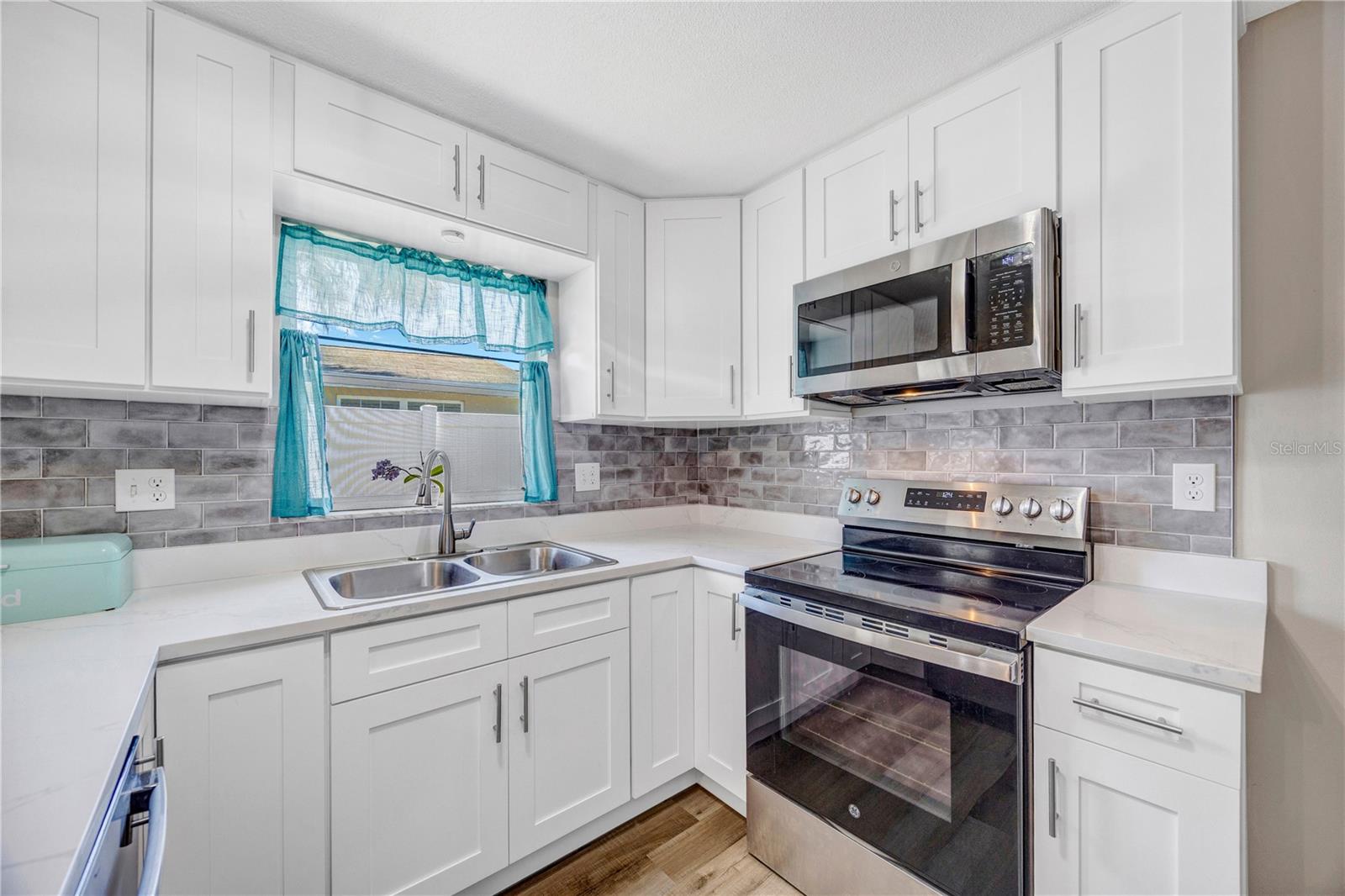 2155 EDYTHE DR — photo 15