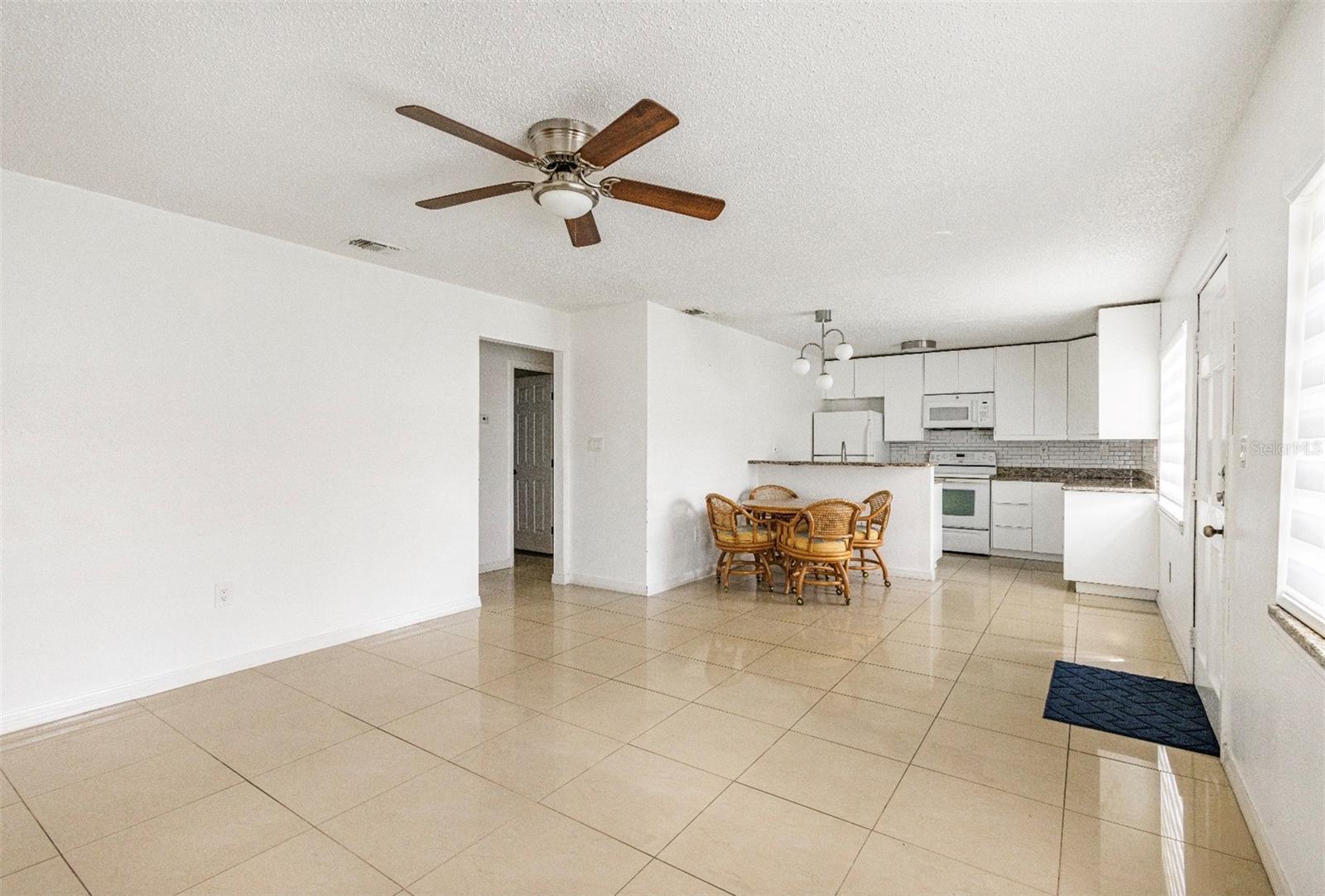1831 BOUGH AVE #1 — photo 4