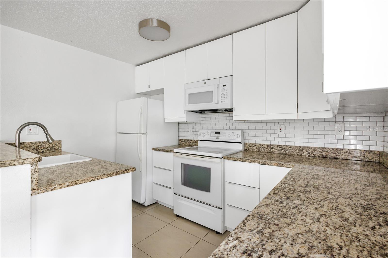 1831 BOUGH AVE #1 — photo 5