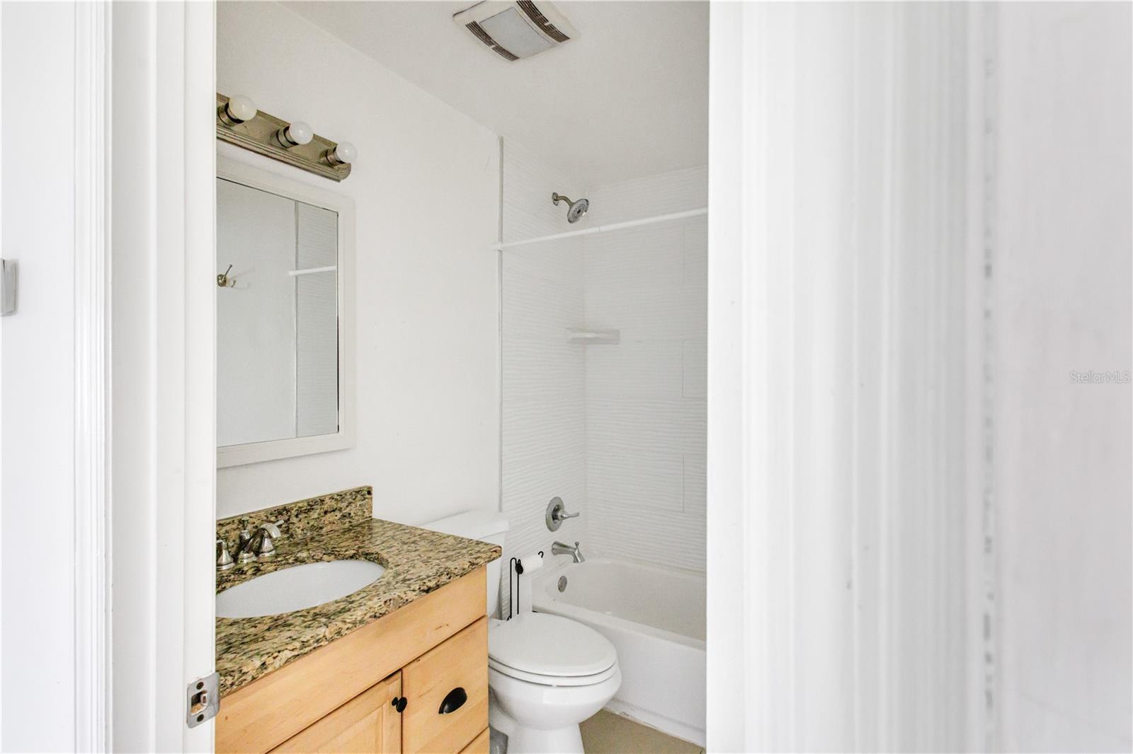 1831 BOUGH AVE #1 — photo 10