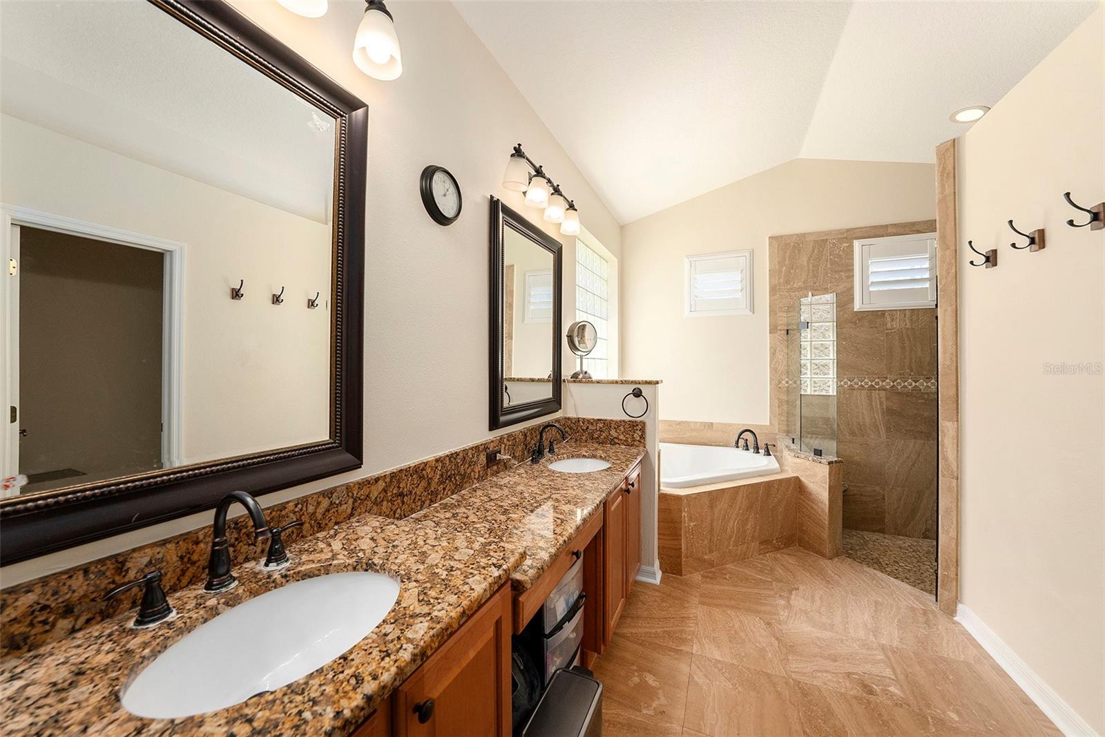 19328 AUTUMN WOODS AVE — photo 13