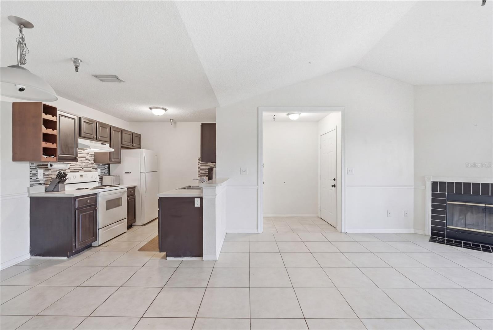 10265 GANDY BLVD N #1806 — photo 3